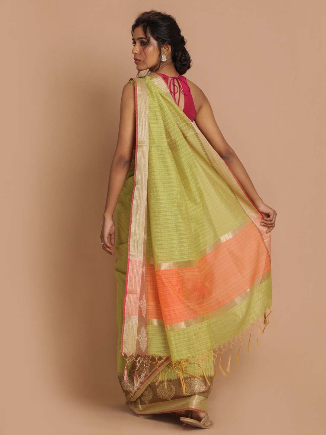 Indethnic Banarasi Lime Green Checked Daily Wear Saree - View 3