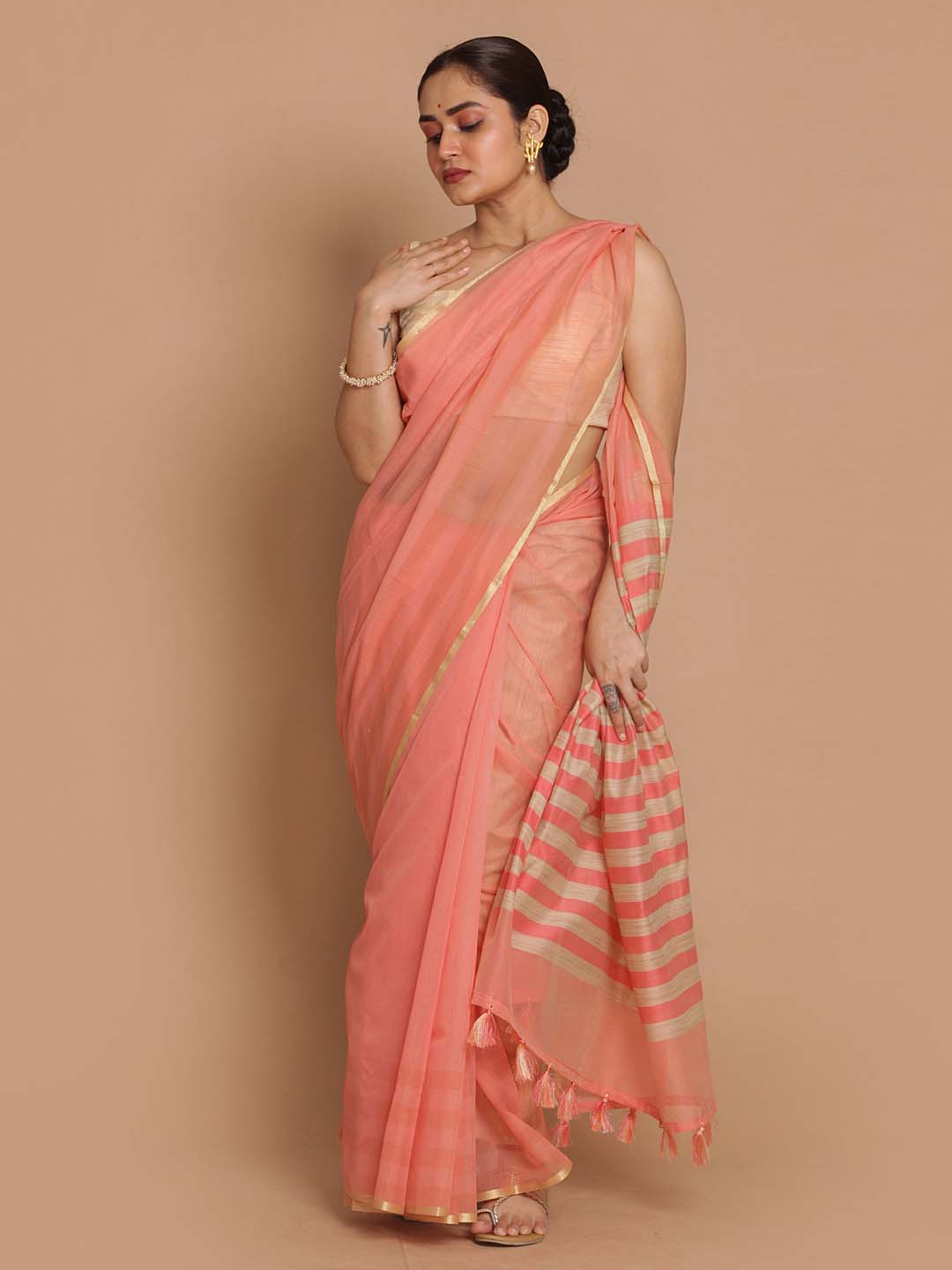 Indethnic Banarasi Fuchsia Solid Daily Wear Saree - View 1