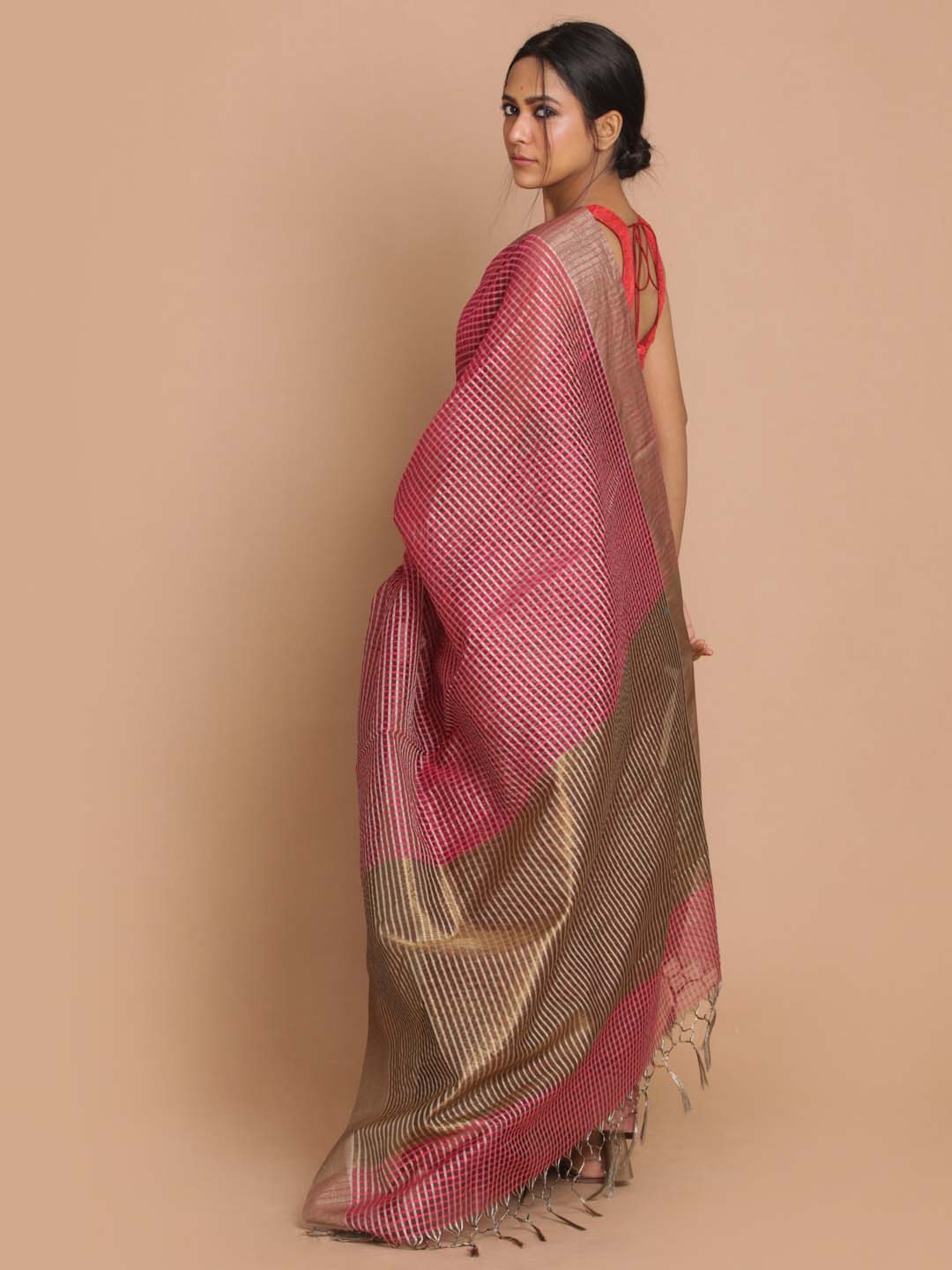 Indethnic Banarasi Magenta Checked Daily Wear Saree - View 3