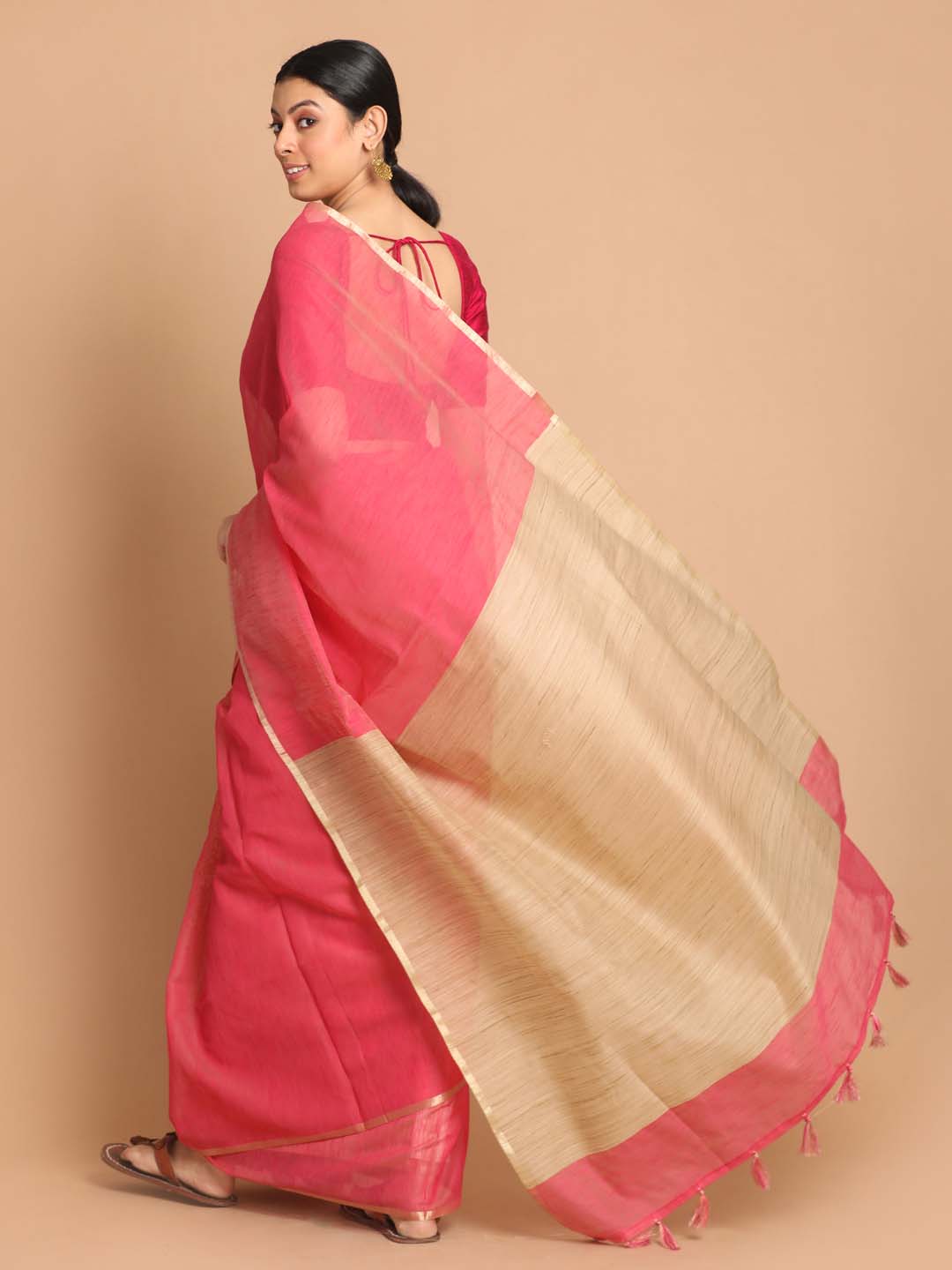 Indethnic Banarasi Magenta Solid Daily Wear Saree - View 3