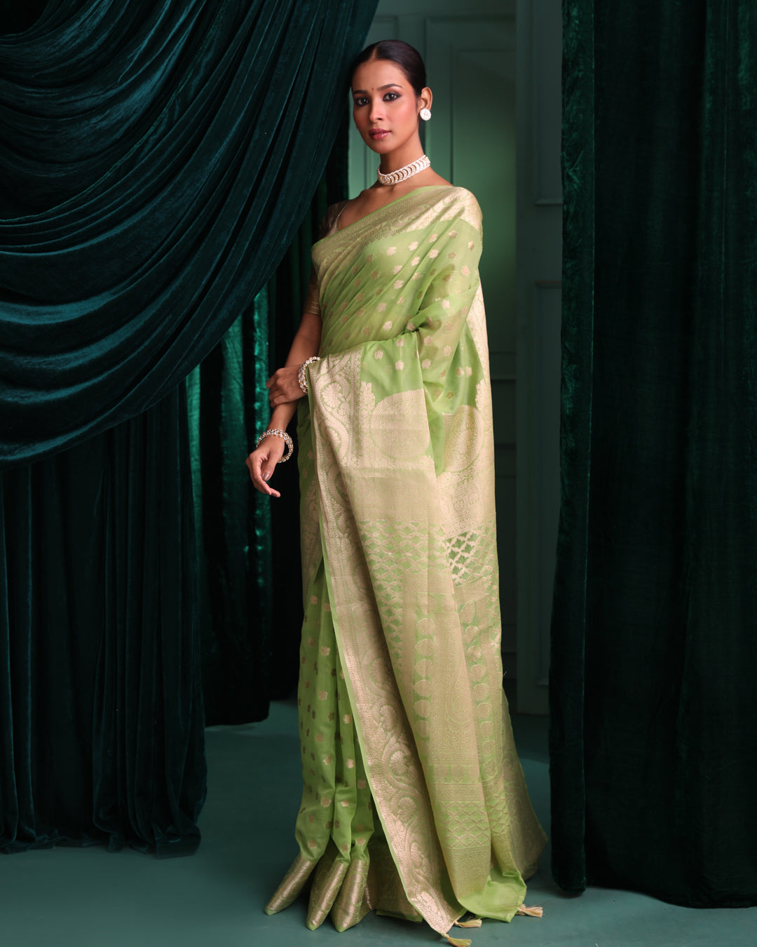 VERDANT SPLENDOR (BANARASI ART SILK SAREE)