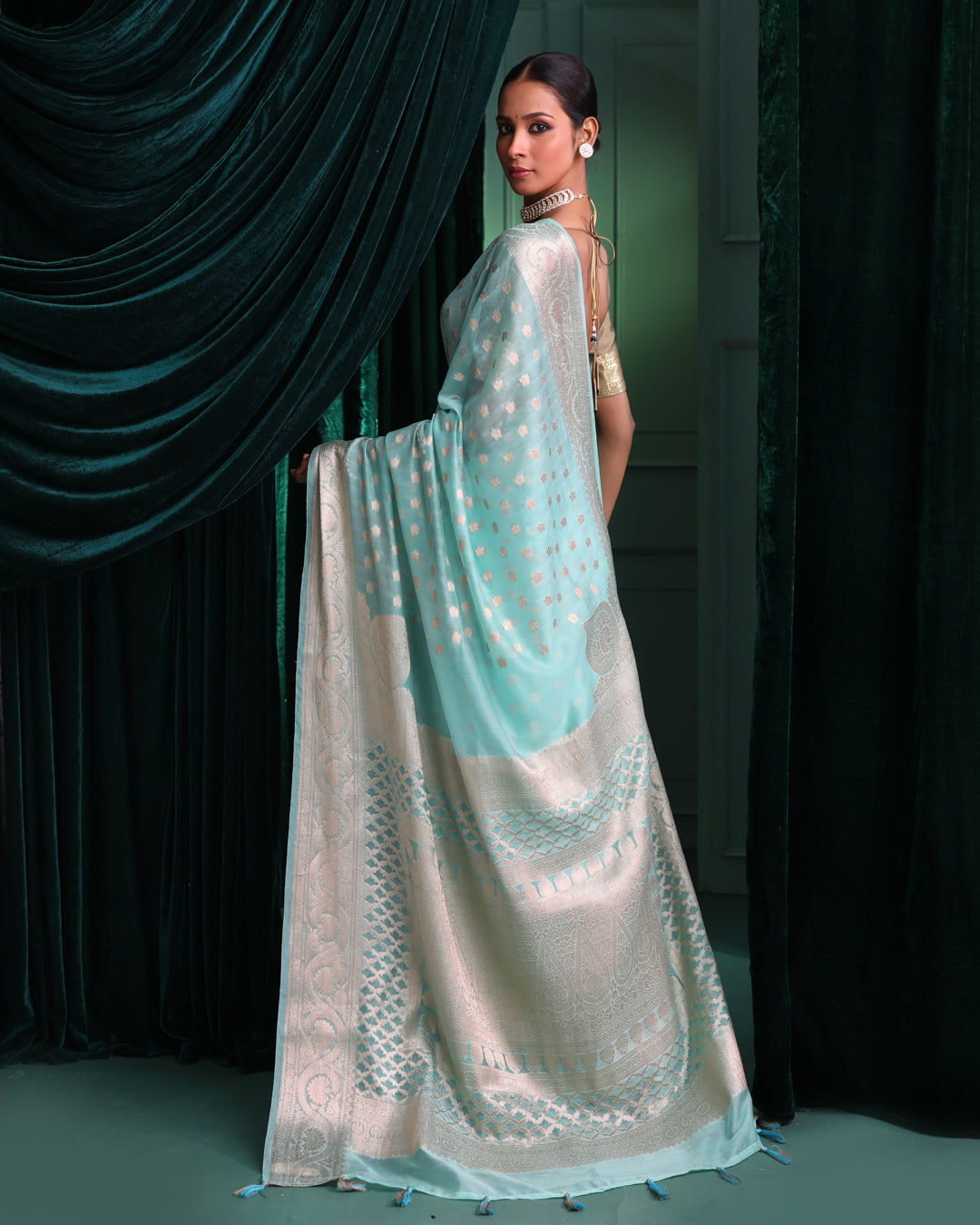 TURQUOISE ENCHANTMENT (SAREE)