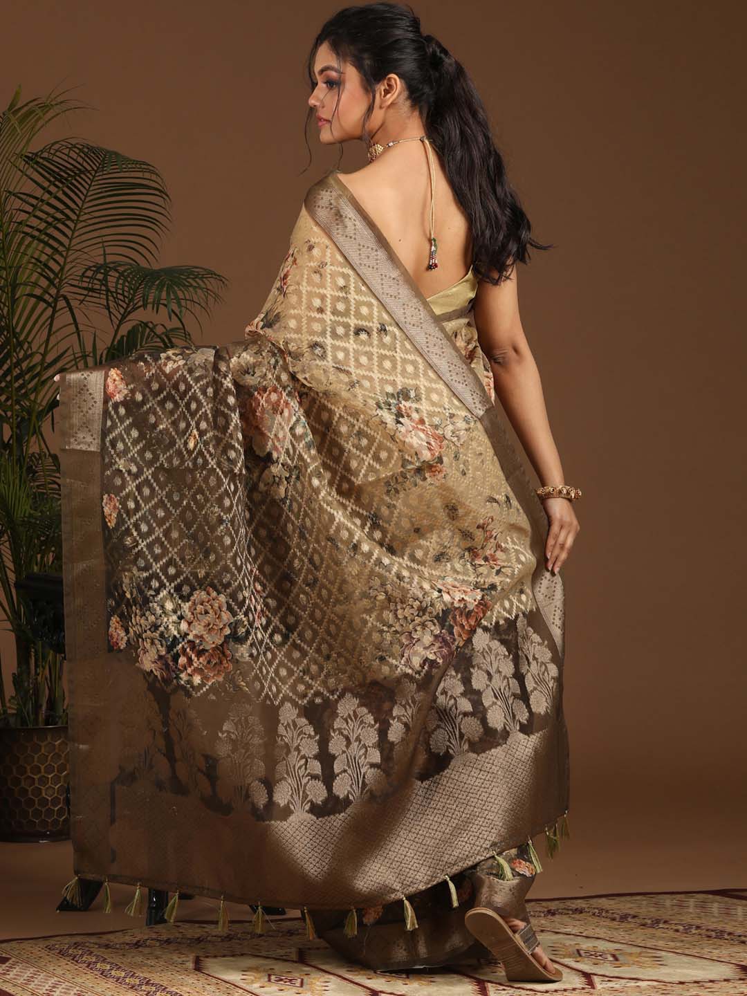 Indethnic Banarasi Cream Ombre Printed Party Wear Saree - View 3