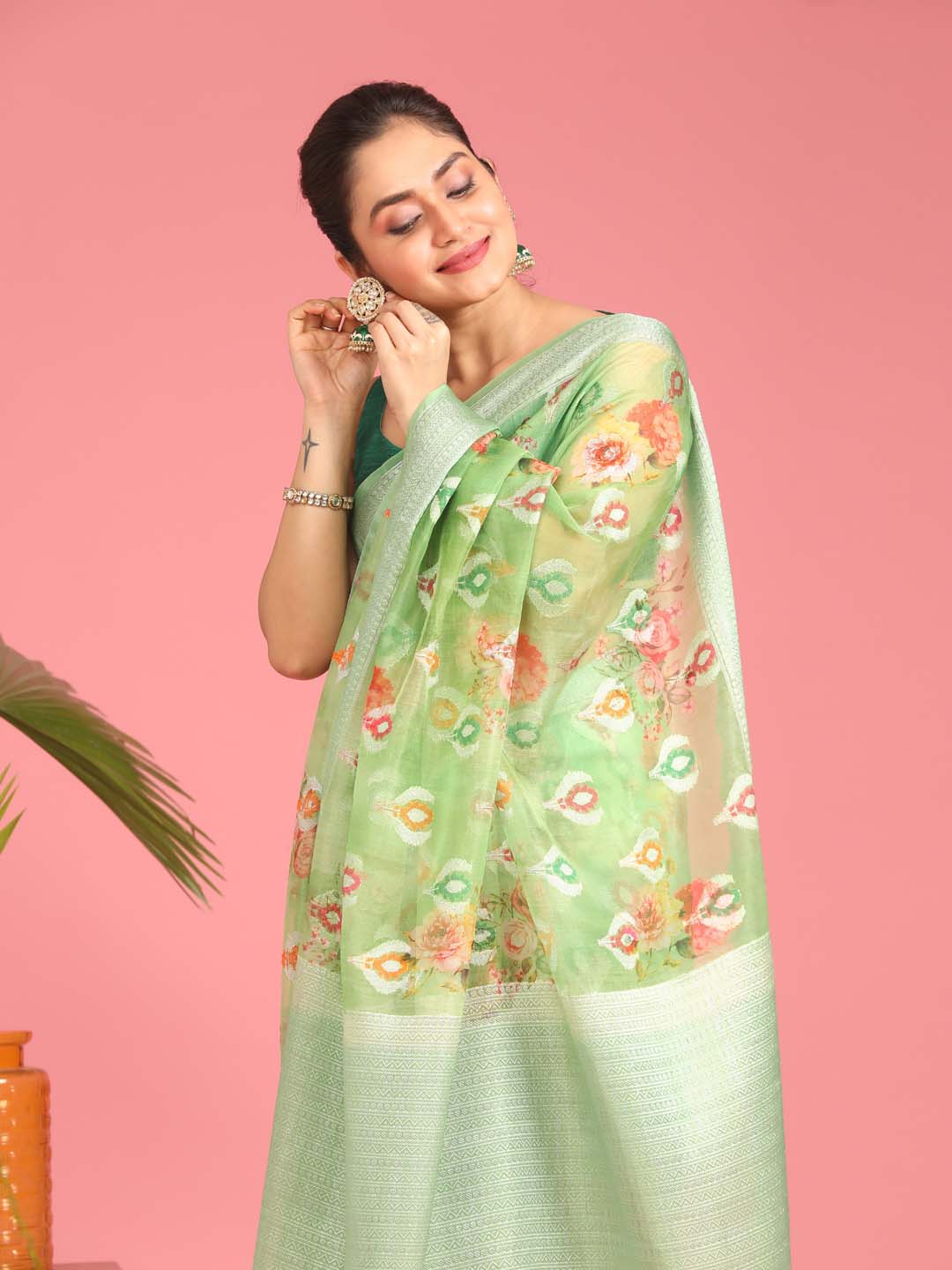 Indethnic Banarasi Green Abstract Printed Party Wear Saree - View 2