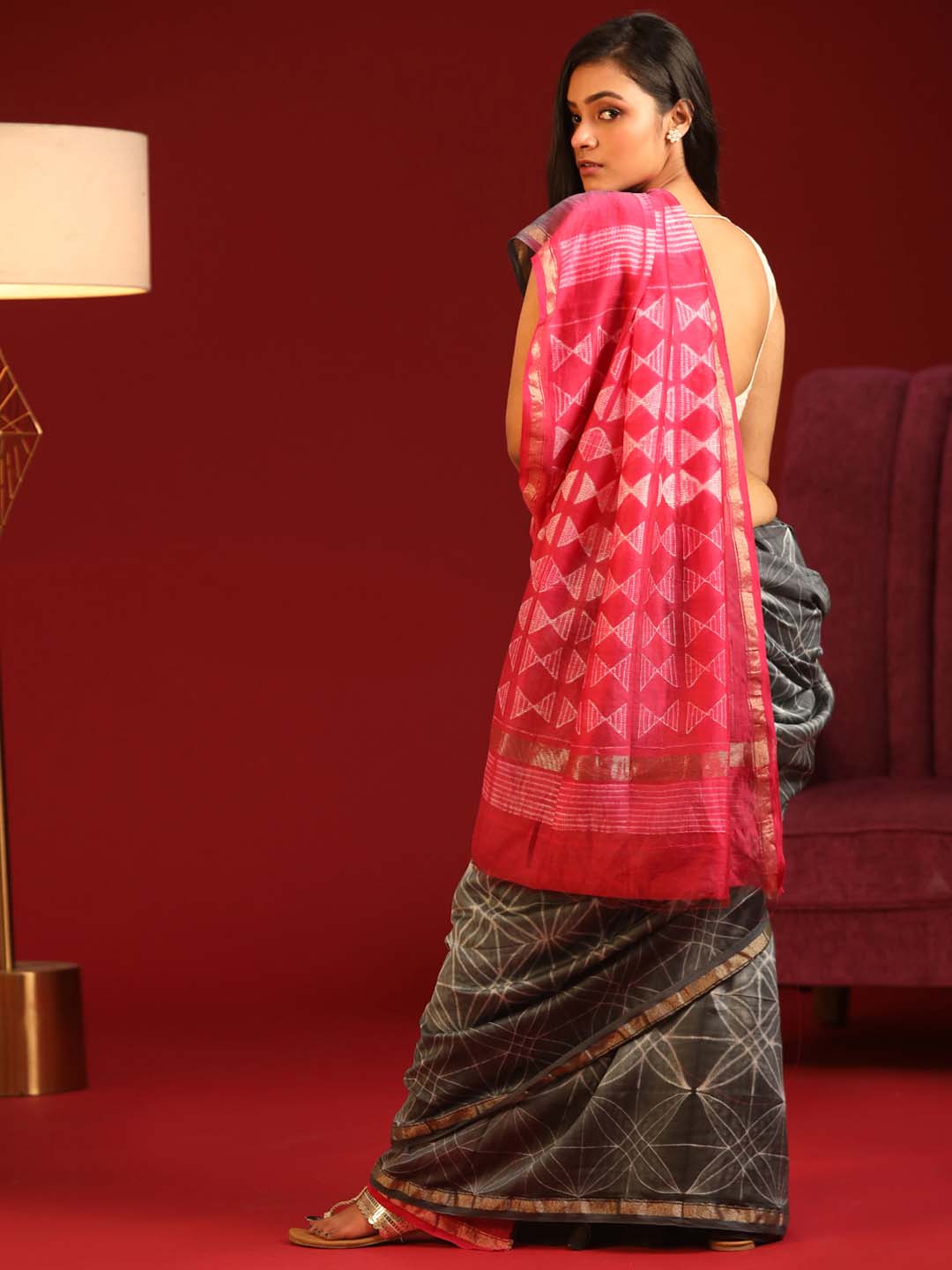 Indethnic Shibori Silk Cotton Saree in Black - View 3