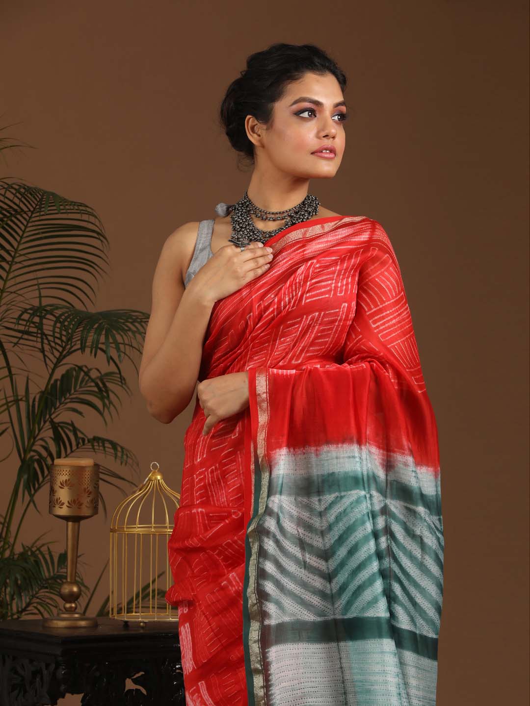 Indethnic Shibori Silk Cotton Saree in Red - View 2