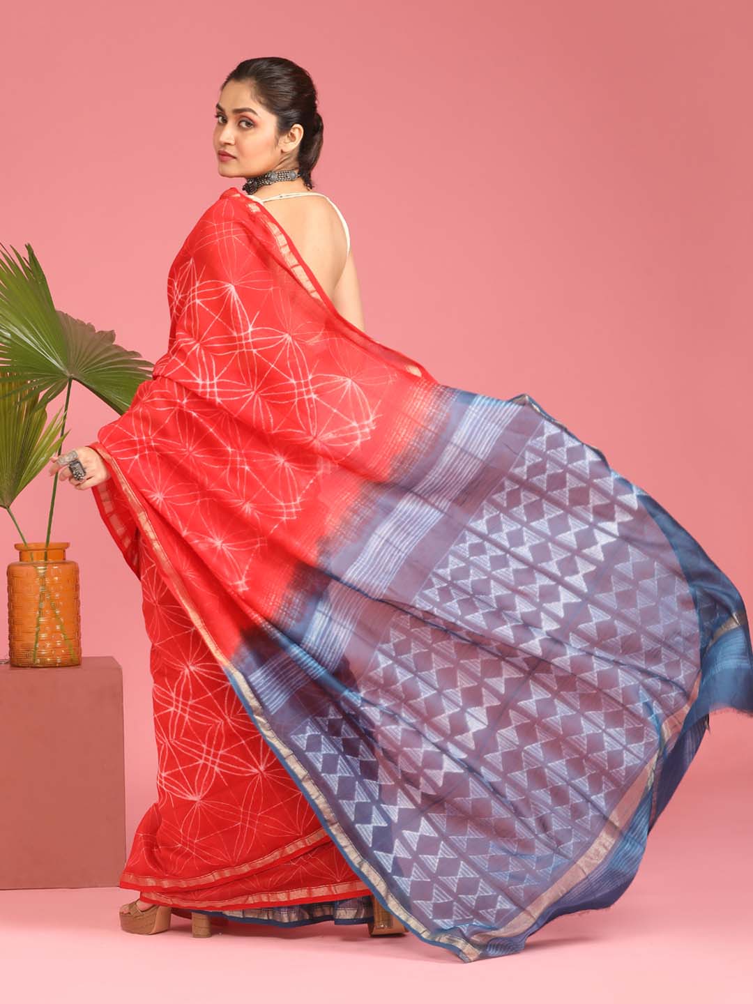 Indethnic Shibori Silk Cotton Saree in Red - View 3