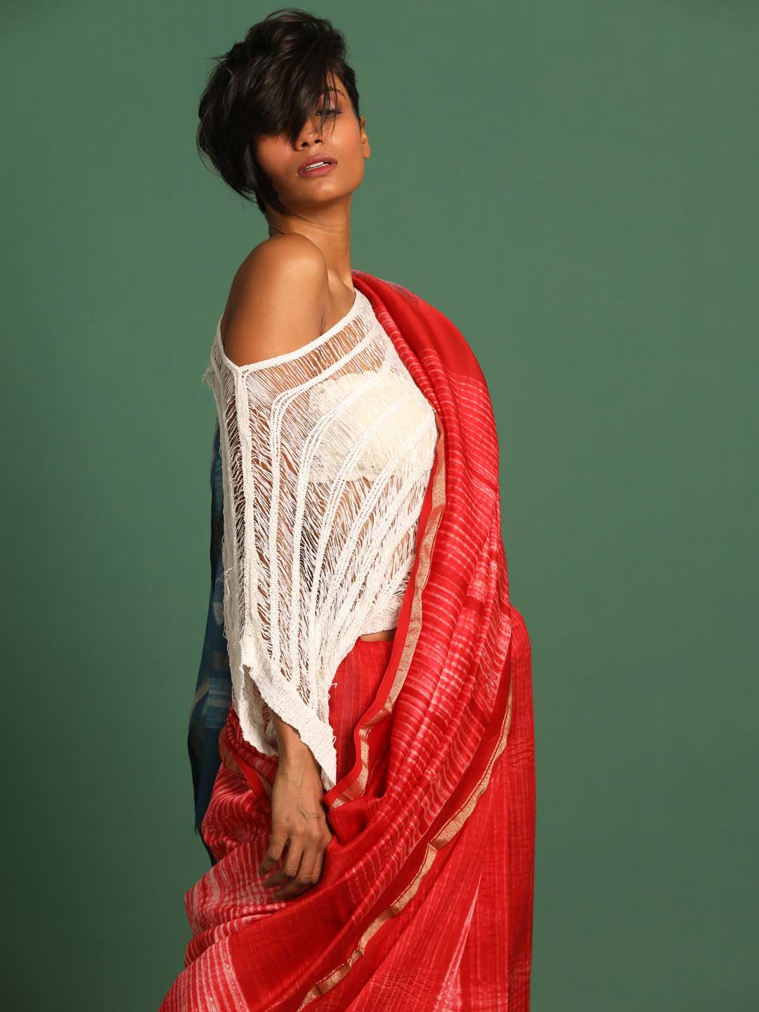 Indethnic Shibori Silk Cotton Saree in Red - View 2