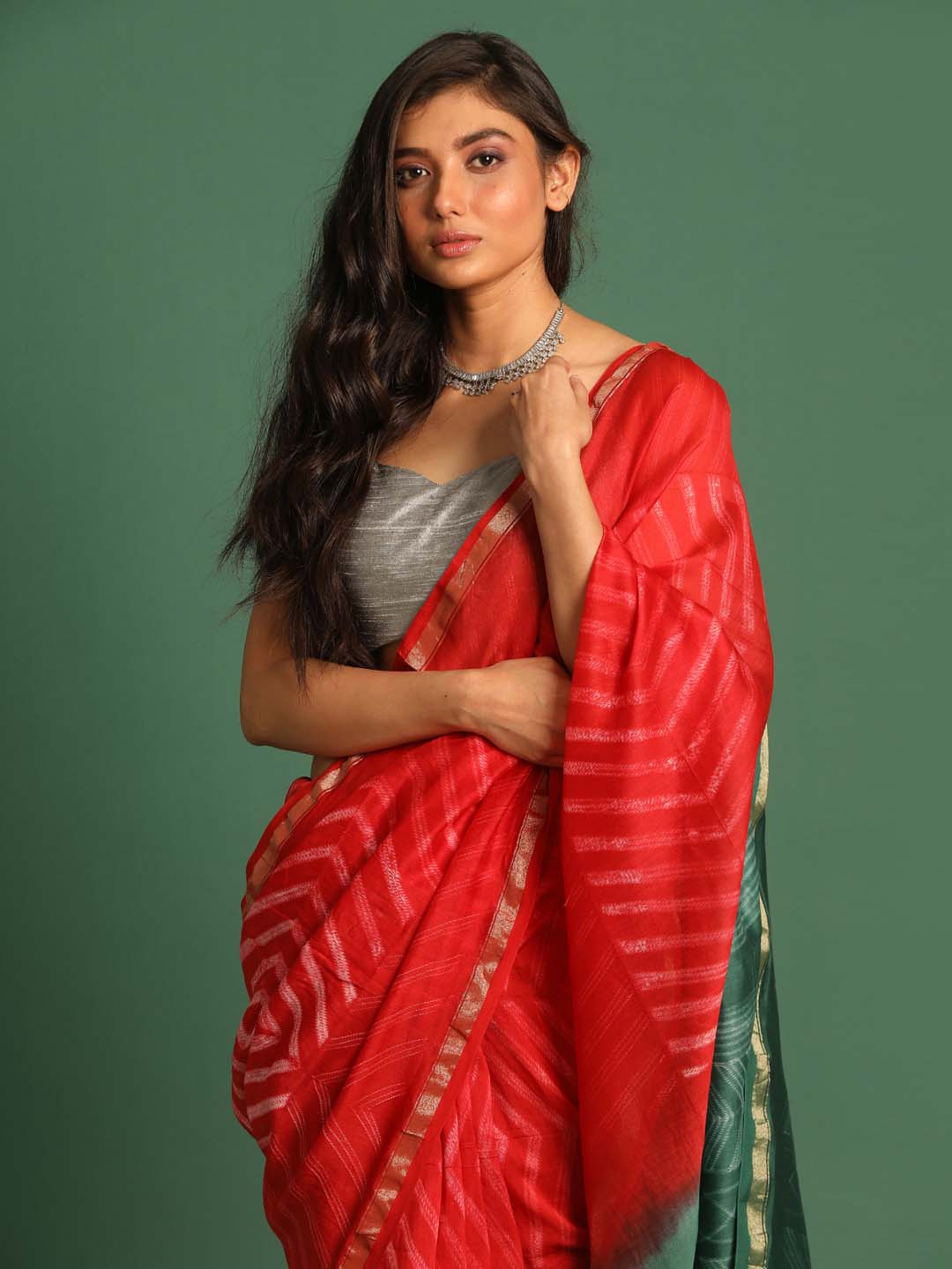 Indethnic Shibori Silk Cotton Saree in Red - View 2