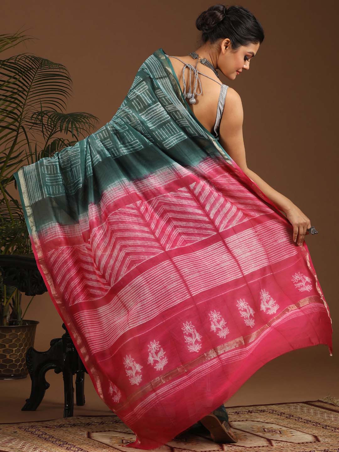 Indethnic Shibori Silk Cotton Saree in Green - View 3