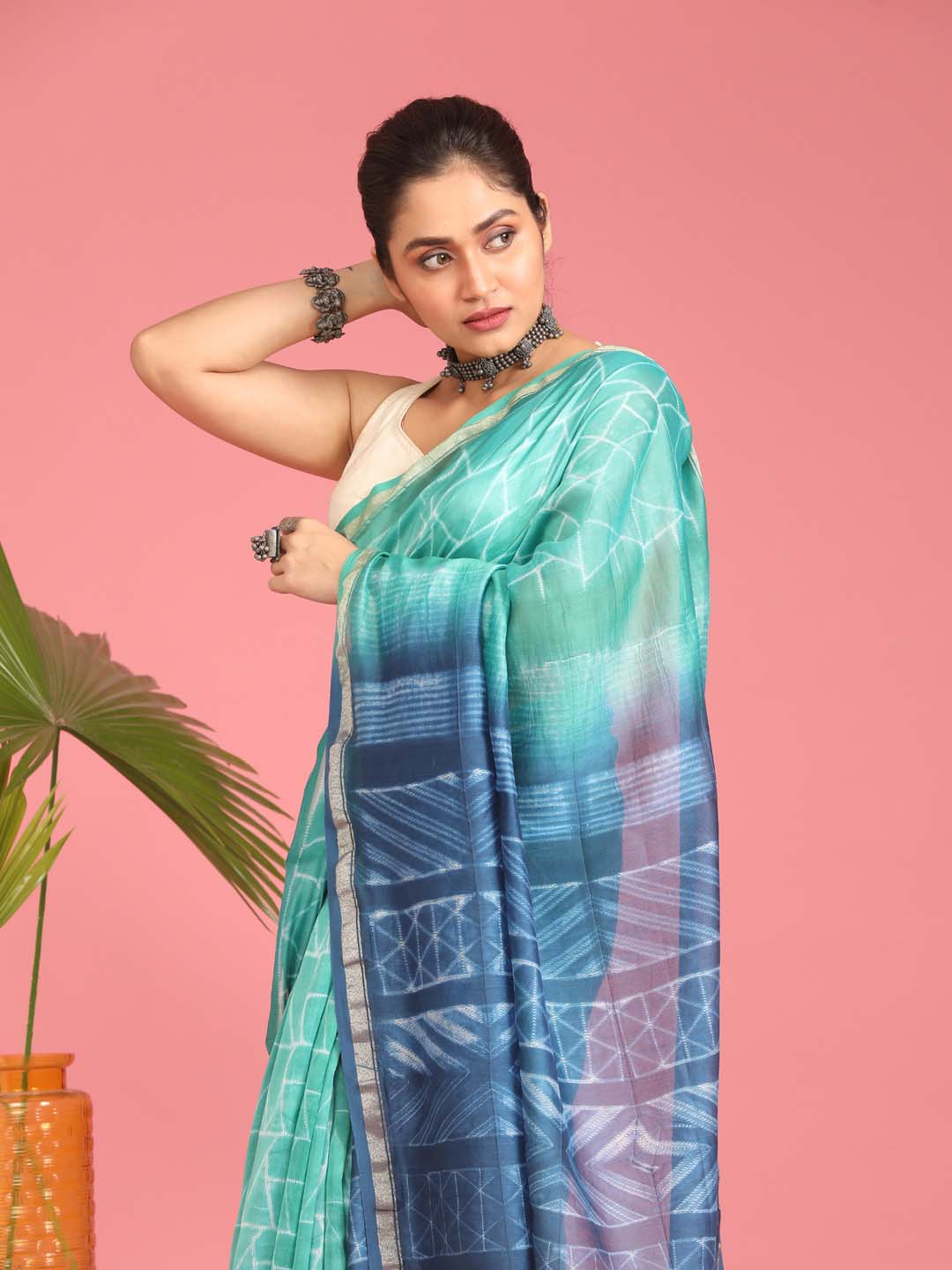 Indethnic Shibori Silk Cotton Saree in Green - View 2