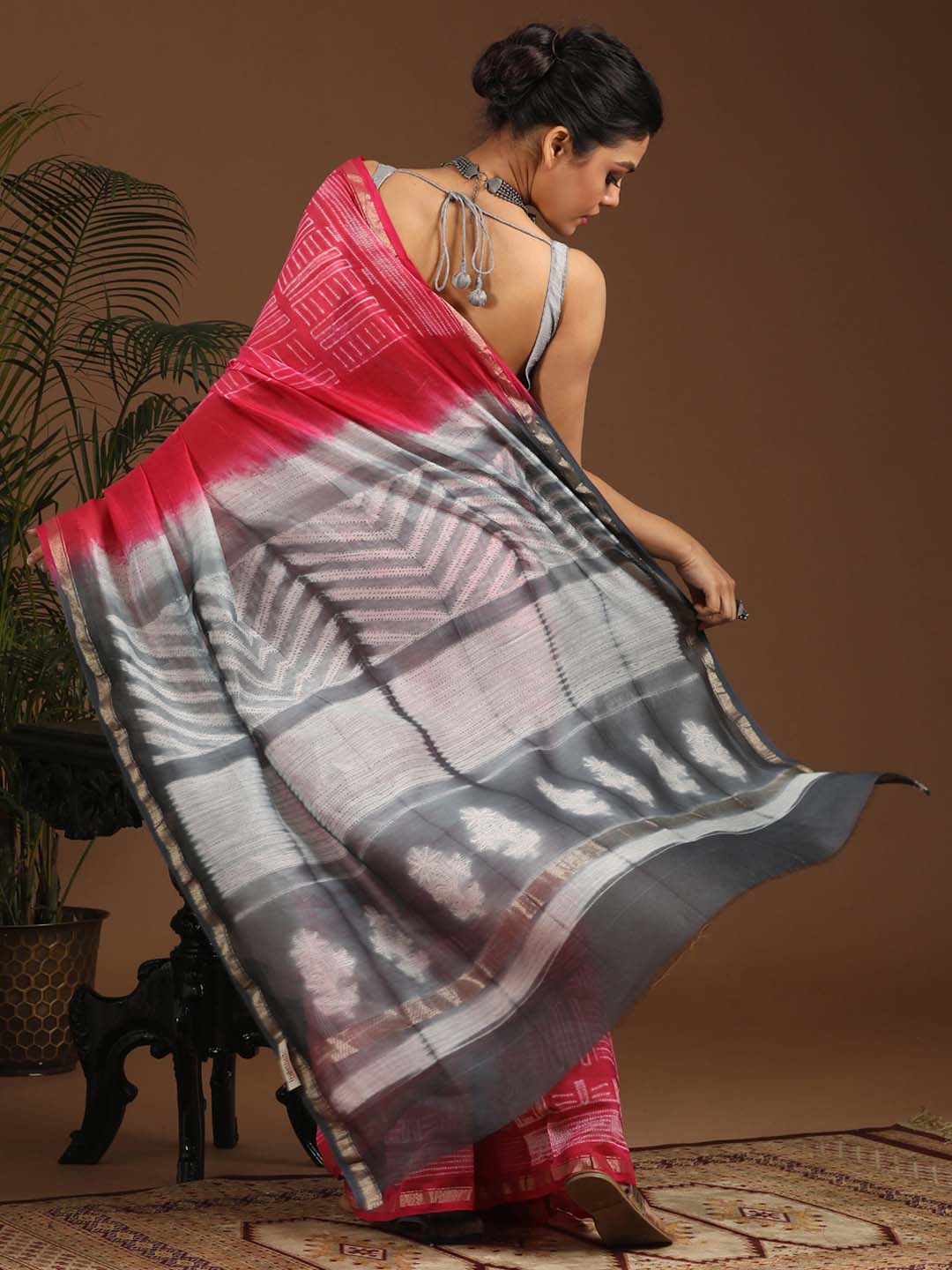 Indethnic Shibori Silk Cotton Saree in Pink - View 3