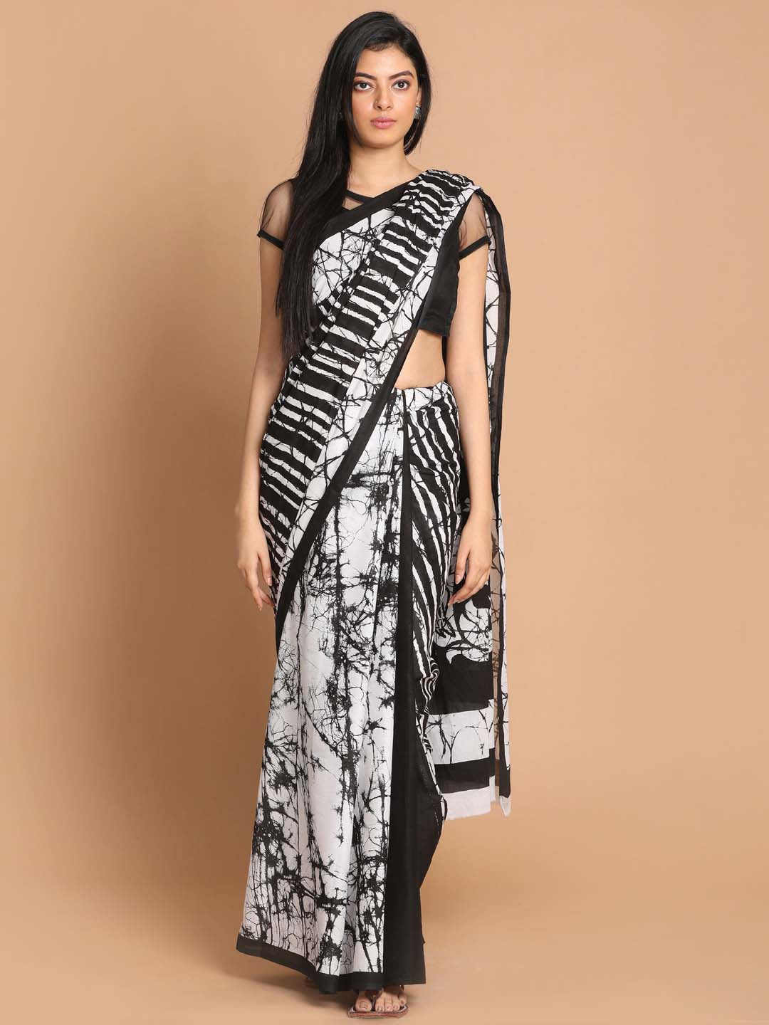 Indethnic Printed Pure Cotton Saree in Black - View 1