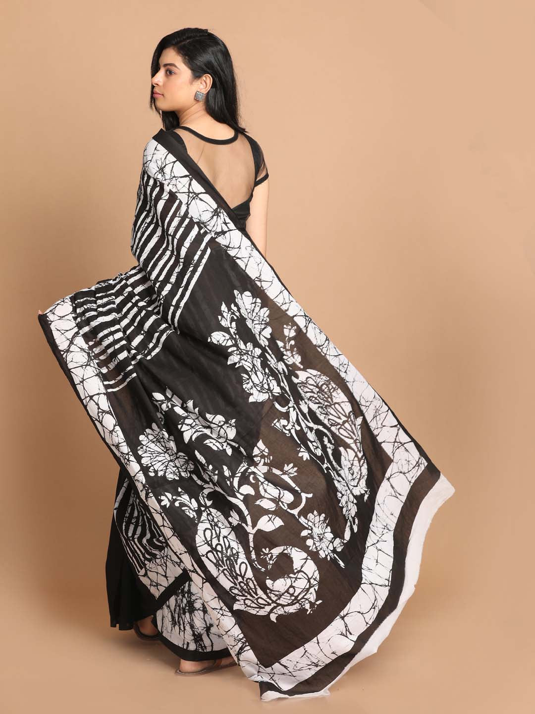 Indethnic Printed Pure Cotton Saree in Black - View 3