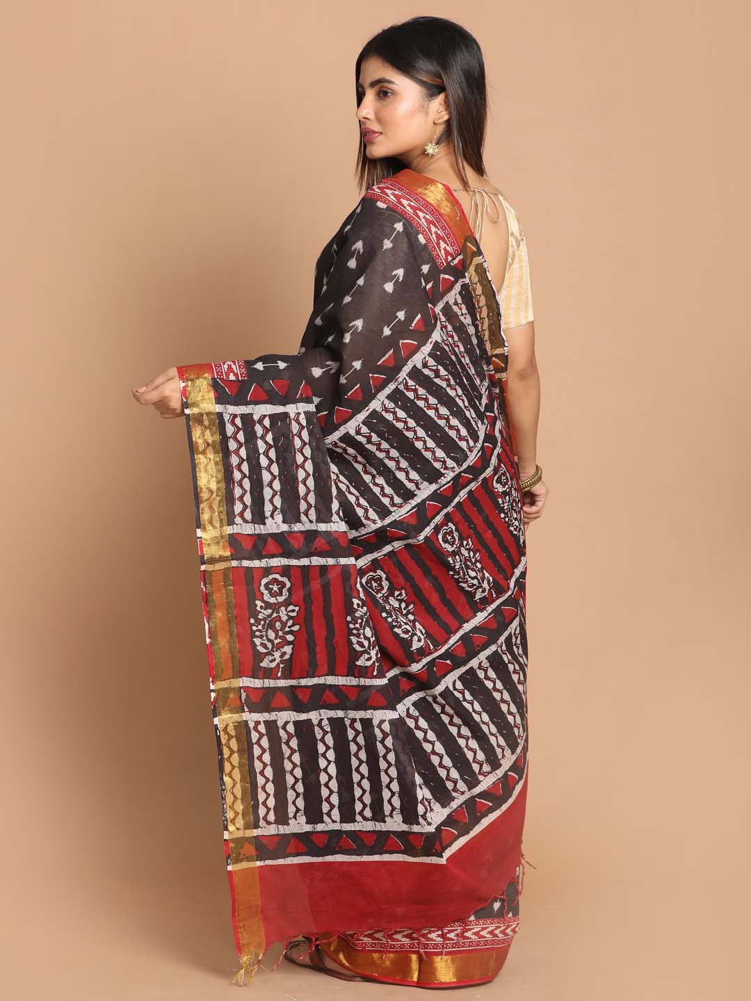 Indethnic Printed Pure Cotton Saree in Black - View 3
