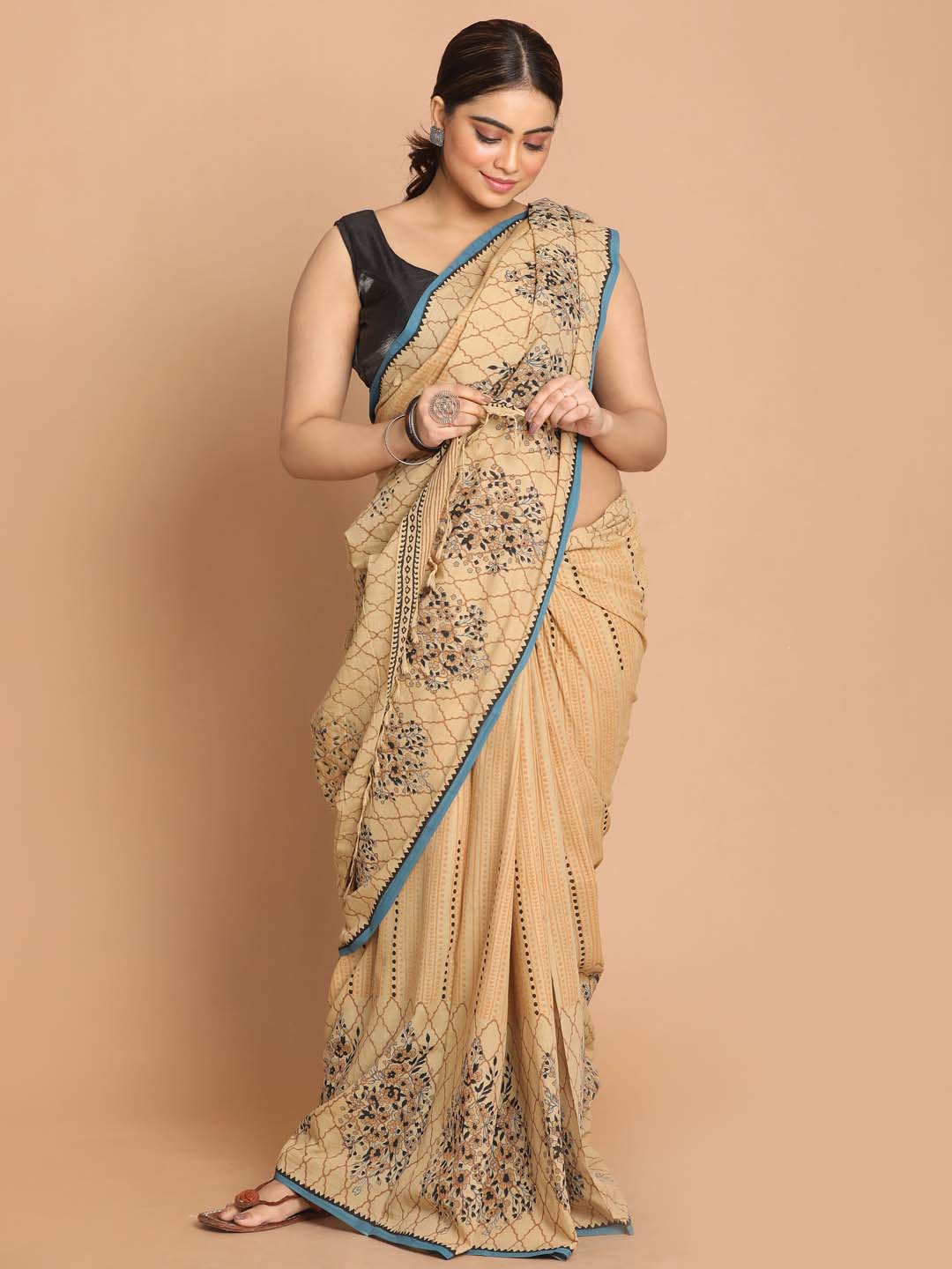 Indethnic Printed Pure Cotton Saree in Black - View 1