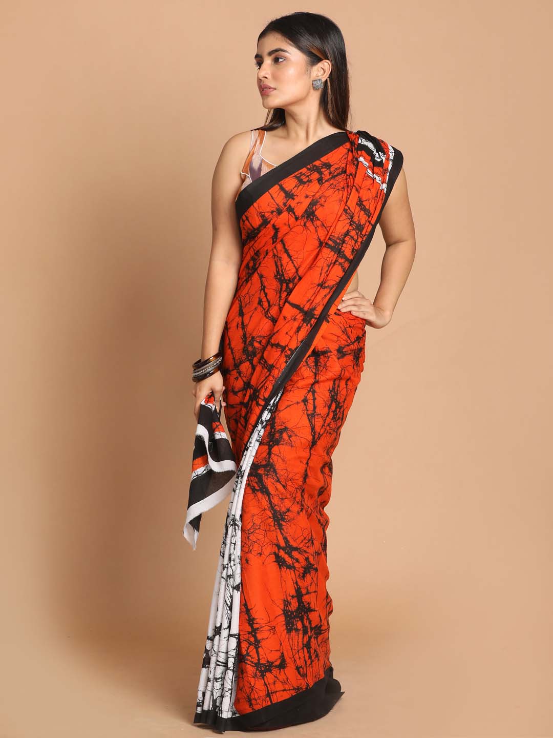 Indethnic Printed Pure Cotton Saree in Red - View 1