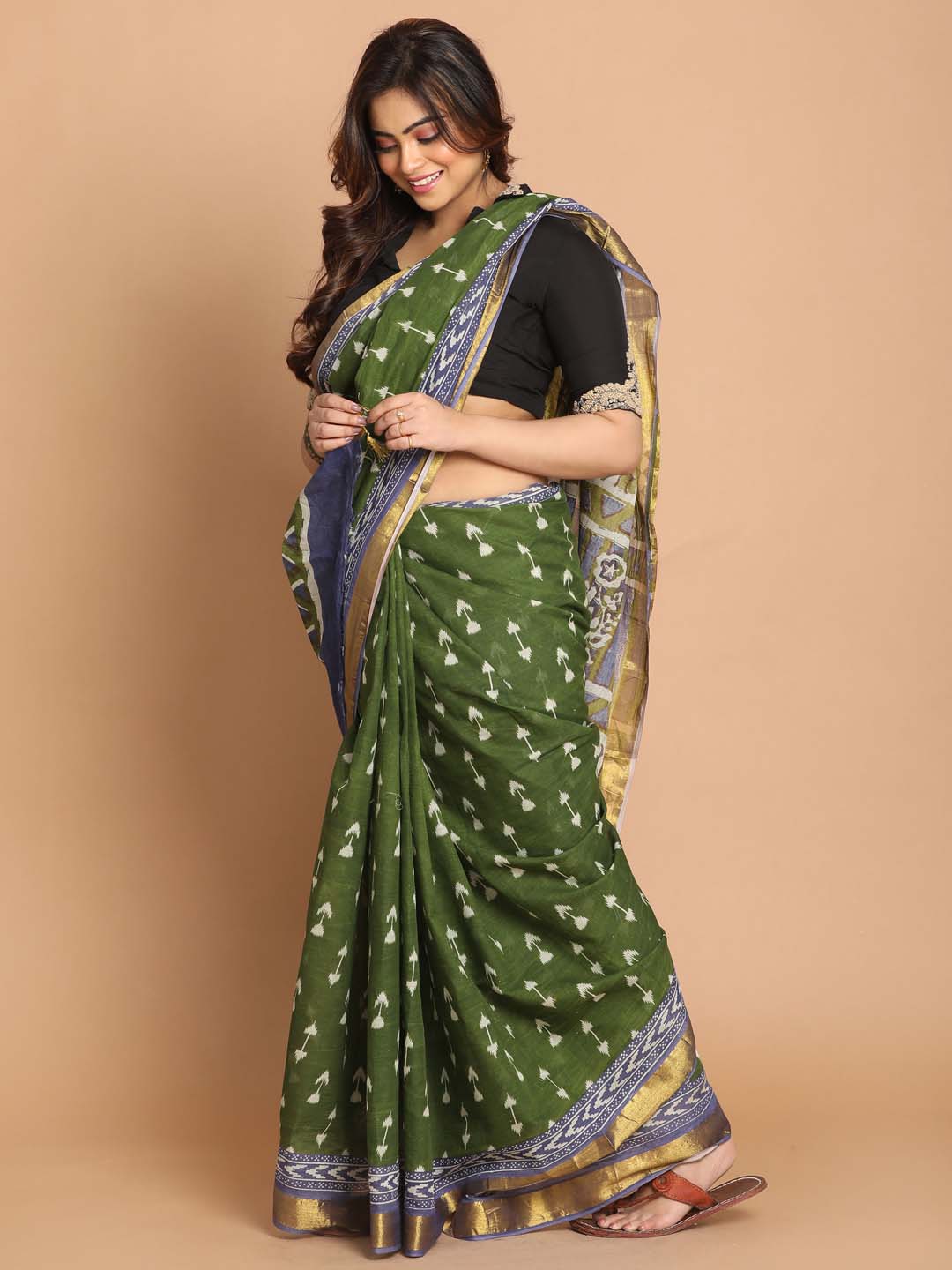 Indethnic Printed Pure Cotton Saree in Green - View 2