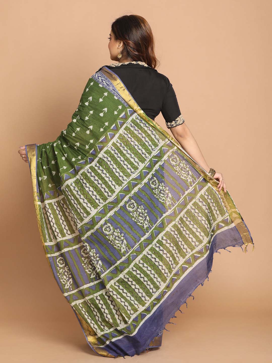 Indethnic Printed Pure Cotton Saree in Green - View 3