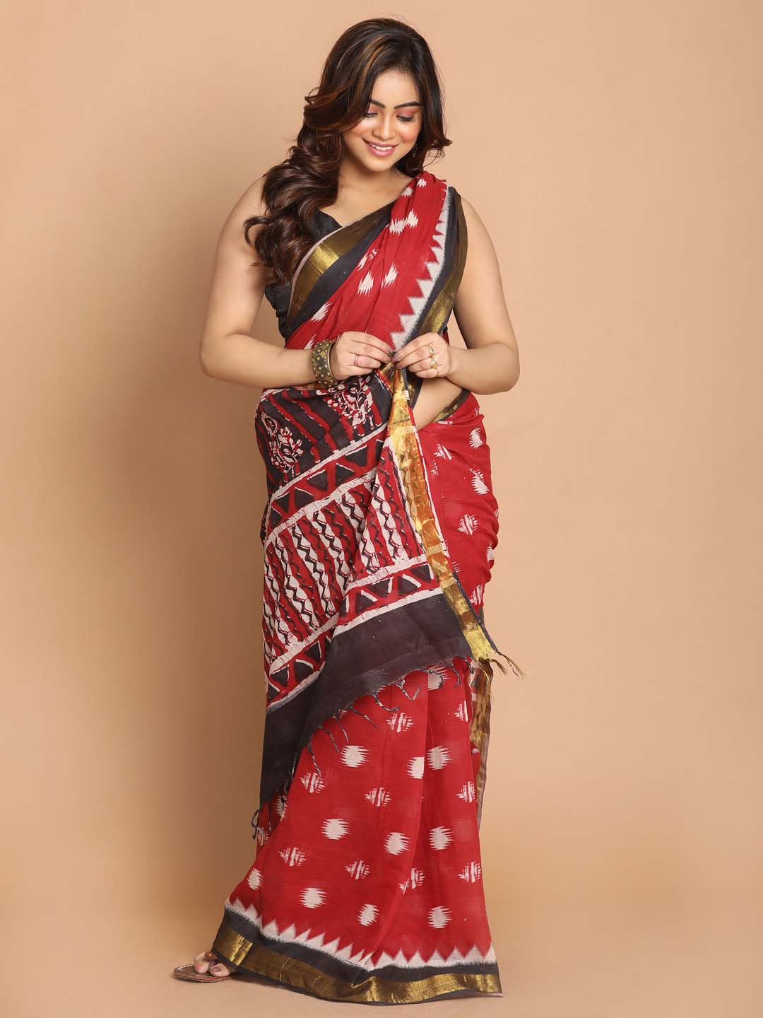 Indethnic Printed Pure Cotton Saree in Maroon - View 1