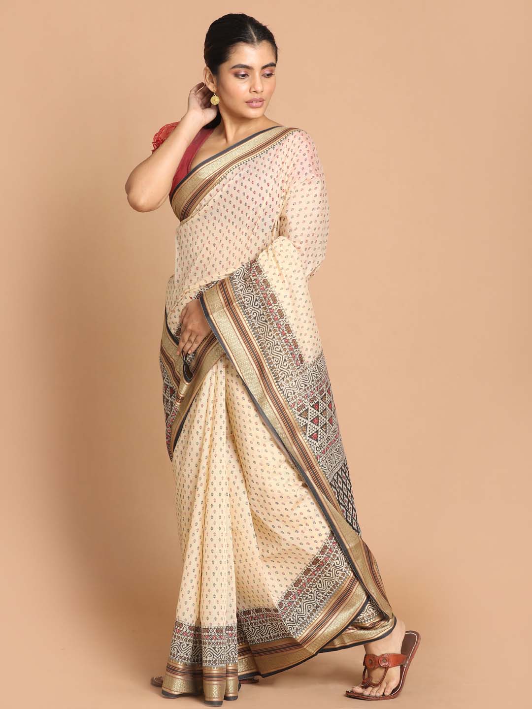 Indethnic Printed Cotton Blend Saree in Black - View 2