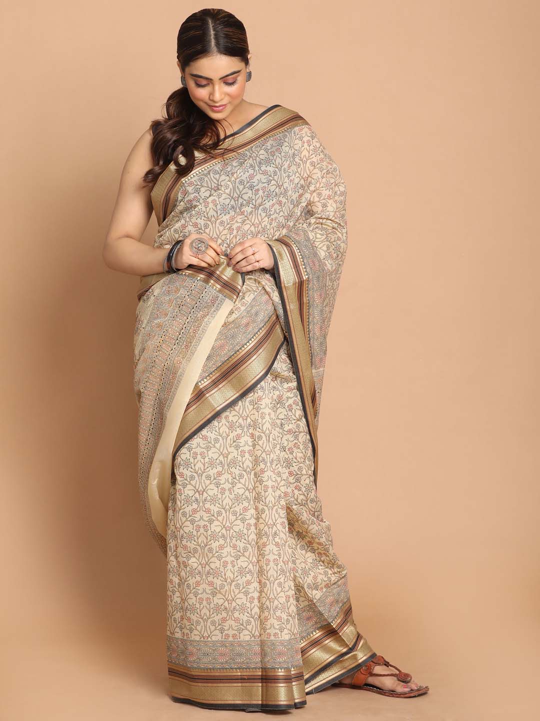 Indethnic Printed Cotton Blend Saree in Black - View 1