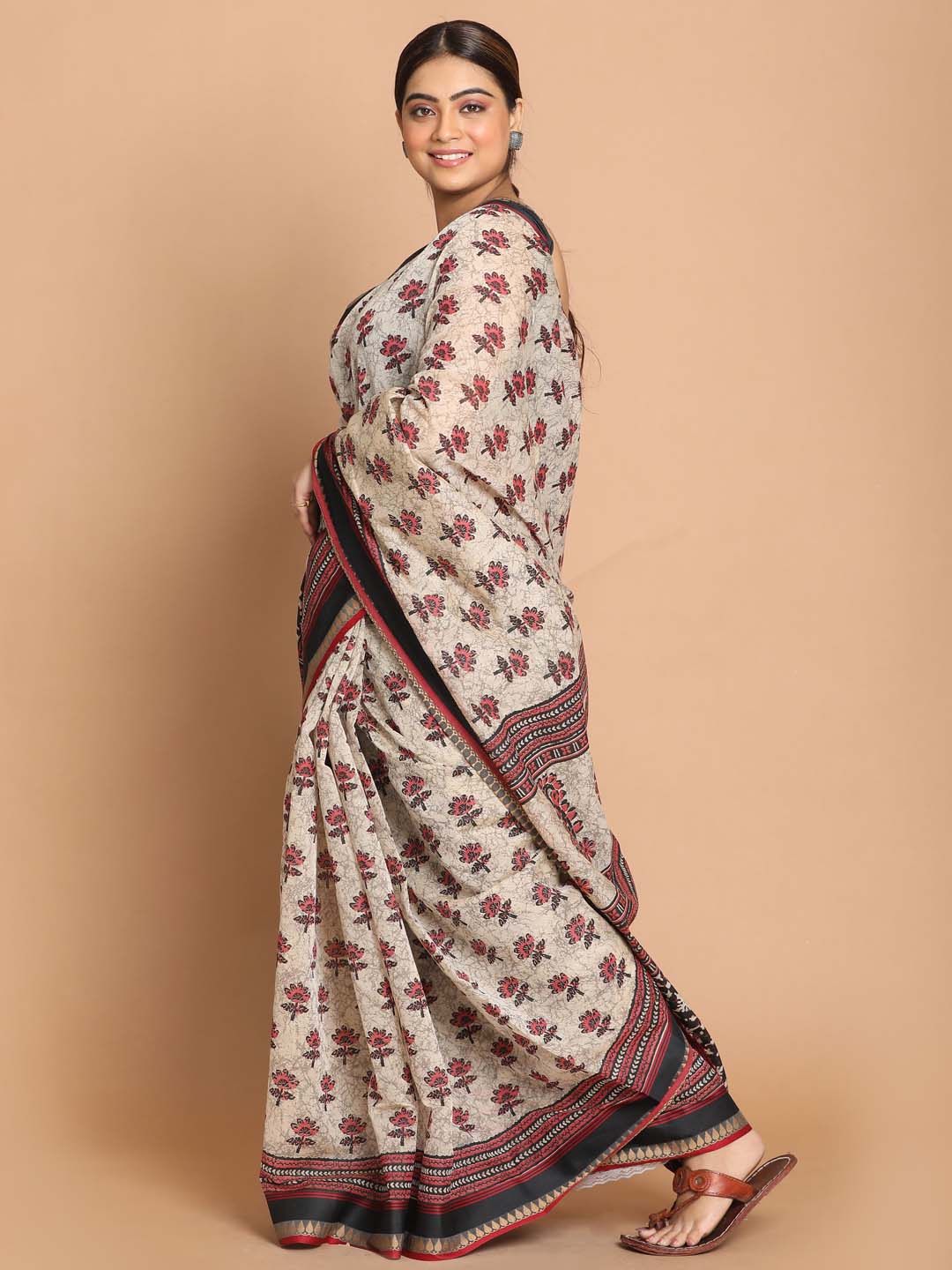 Indethnic Printed Cotton Blend Saree in Black - View 2