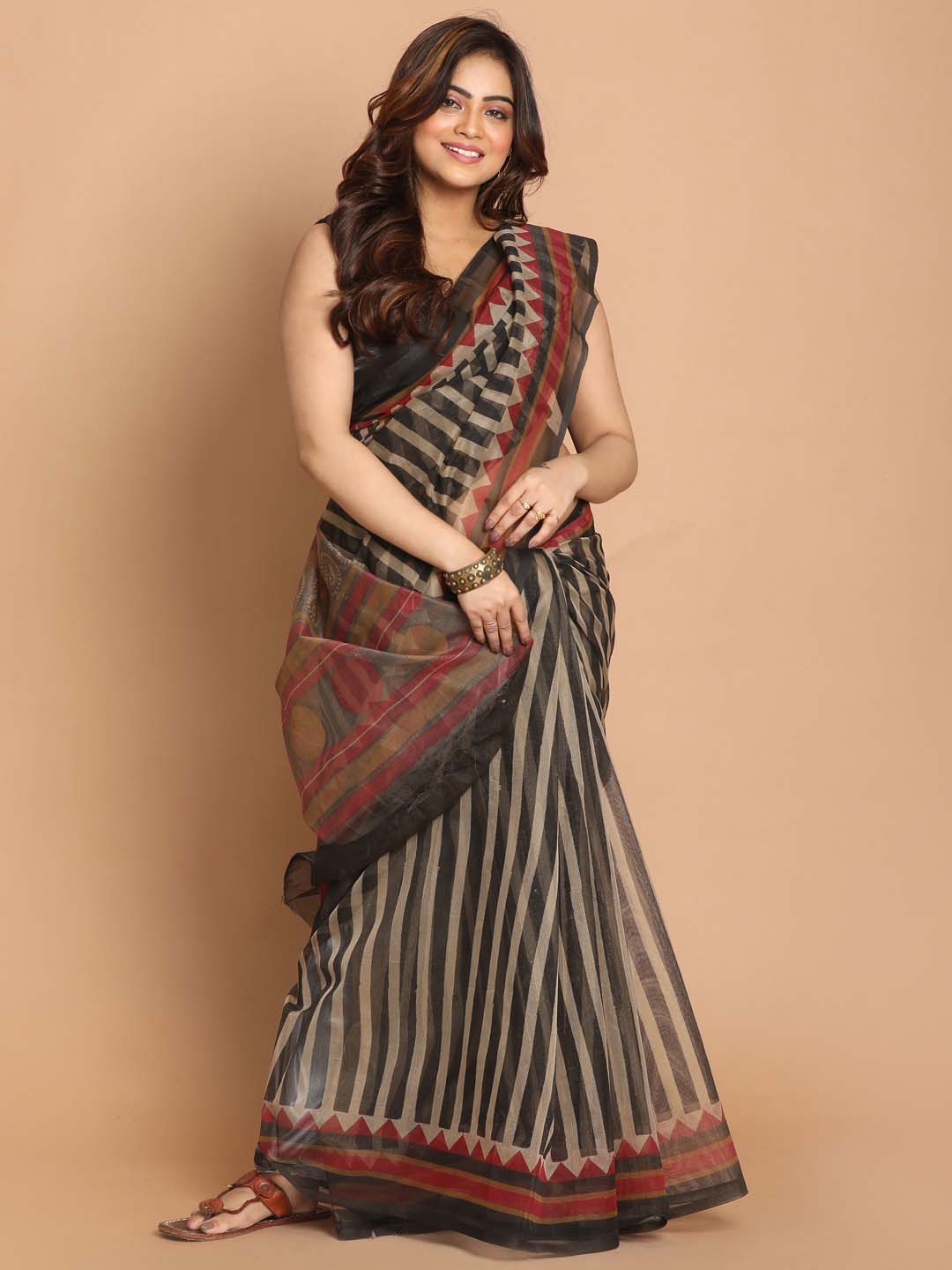 Indethnic Printed Cotton Blend Saree in black - View 1