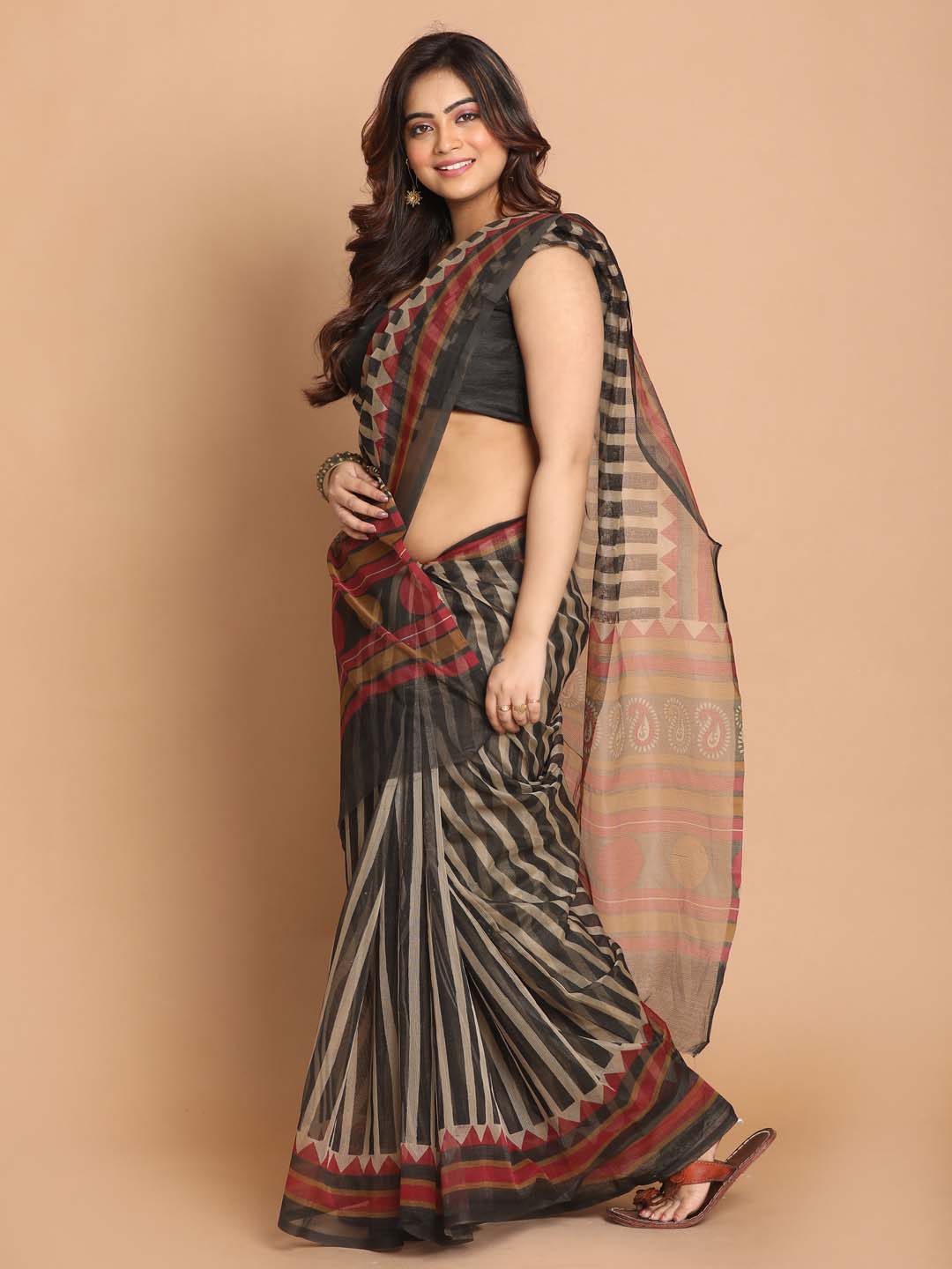 Indethnic Printed Cotton Blend Saree in black - View 1
