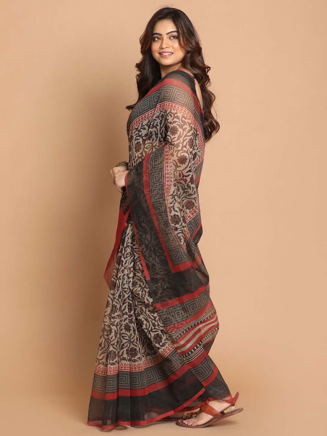 Indethnic Printed Cotton Blend Saree in Black - View 2