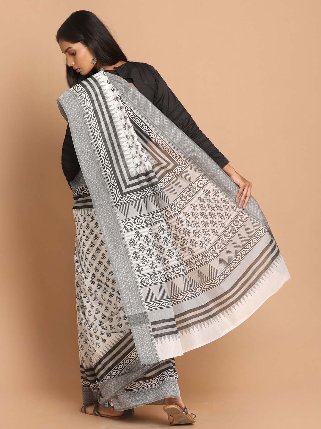 Indethnic Printed Cotton Blend Saree in Black - View 3