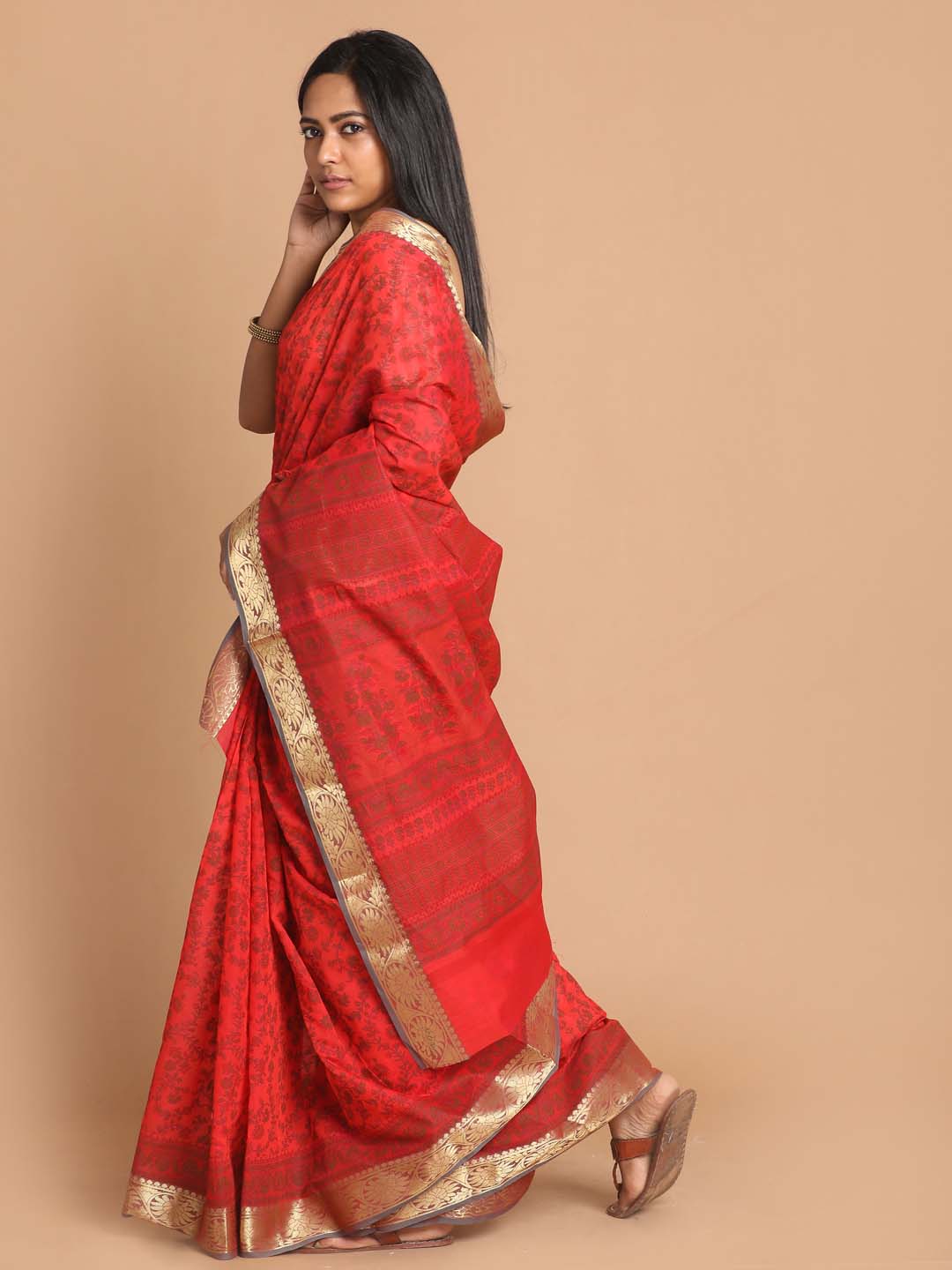 Indethnic Printed Cotton Blend Saree in Red - View 2
