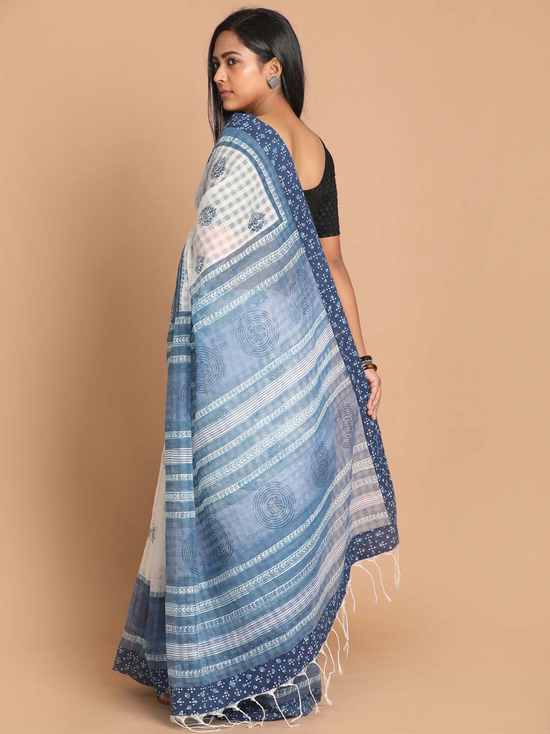 Indethnic Printed Cotton Blend Saree in blue - View 3