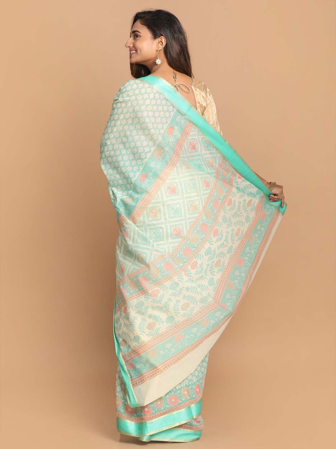 Indethnic Printed Cotton Blend Saree in Green - View 3