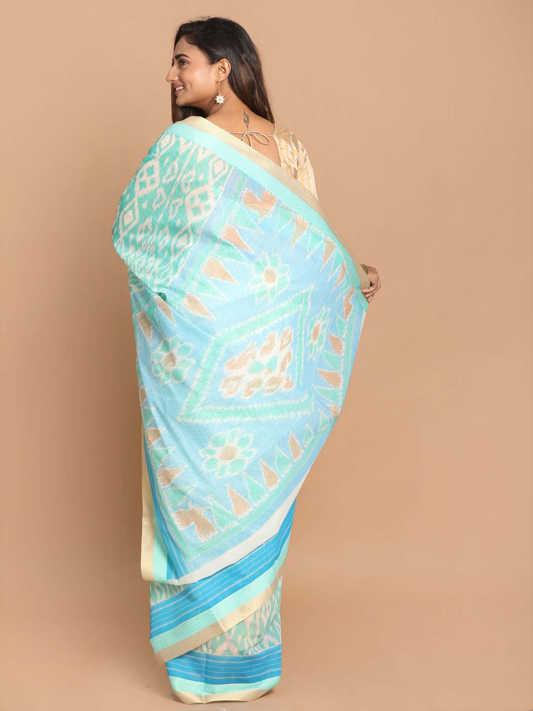 Indethnic Printed Cotton Blend Saree in Green - View 3