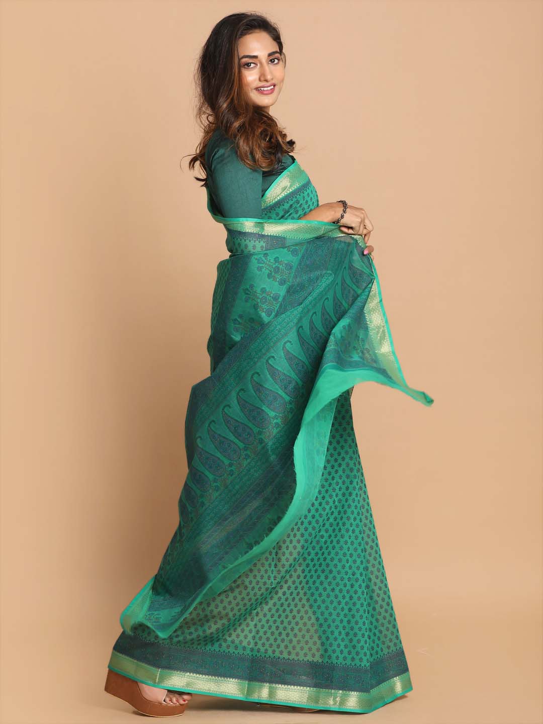 Indethnic Printed Cotton Blend Saree in Green - View 2