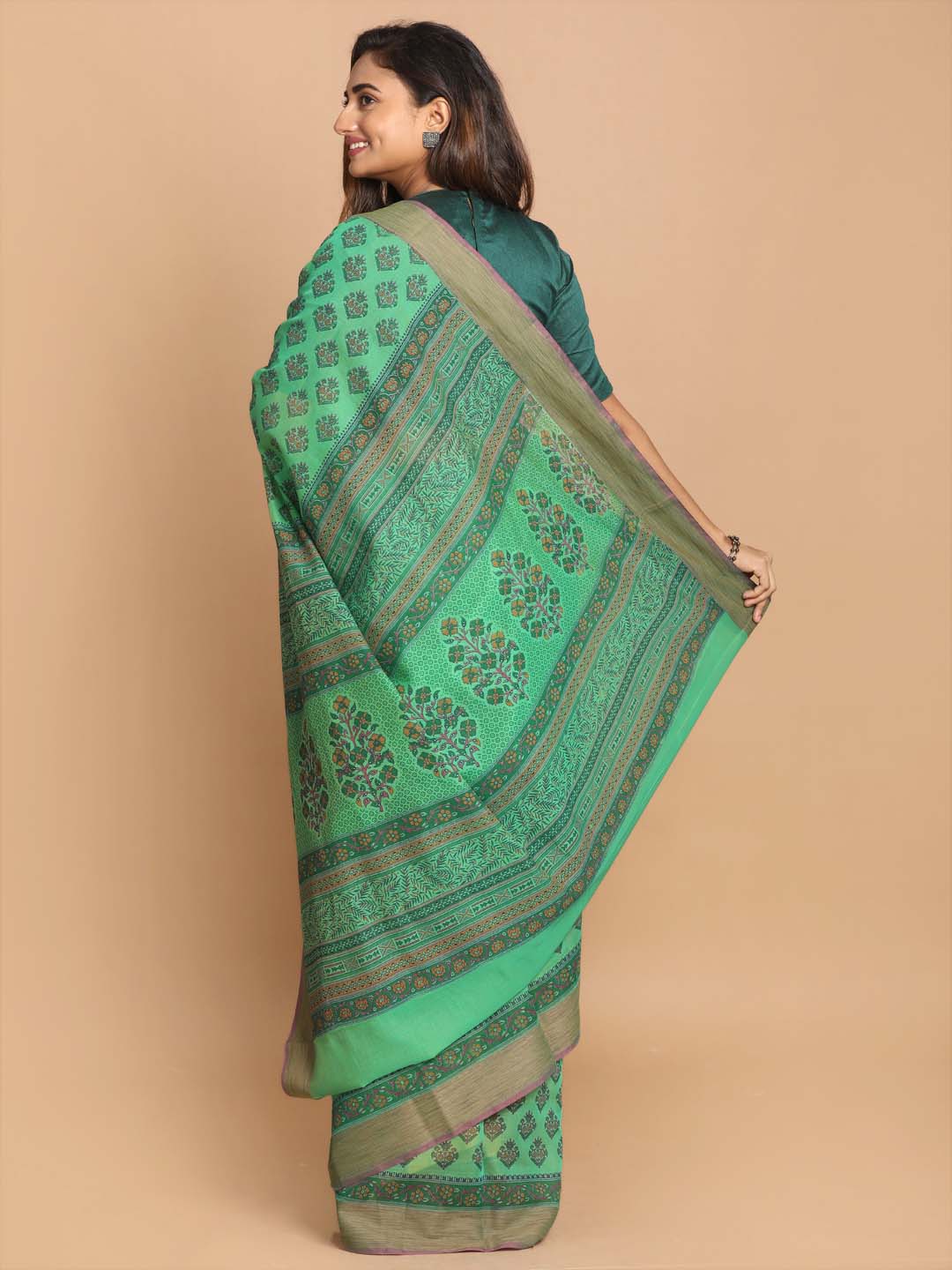 Indethnic Printed Cotton Blend Saree in Green - View 3