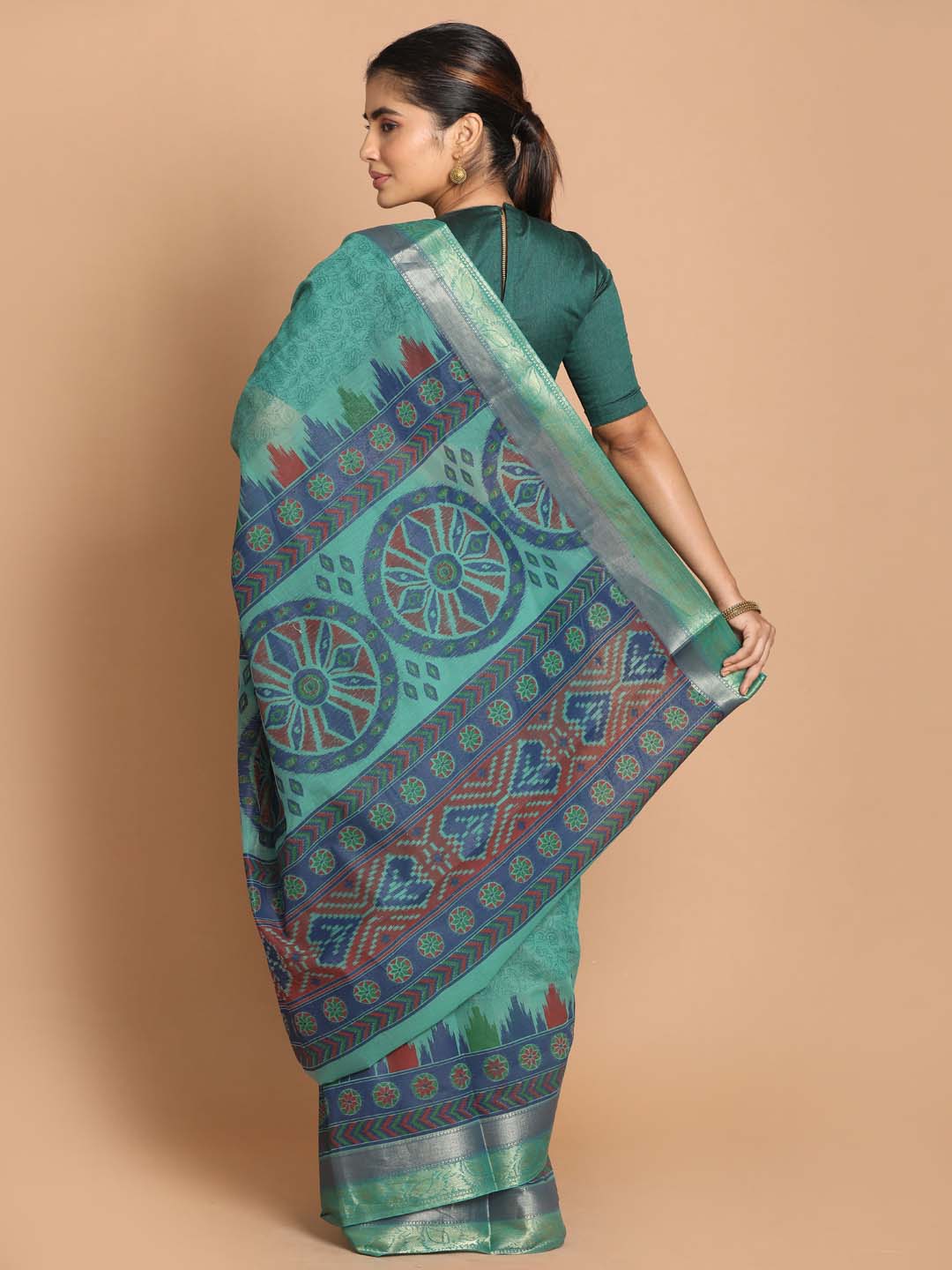 Indethnic Printed Cotton Blend Saree in Green - View 3