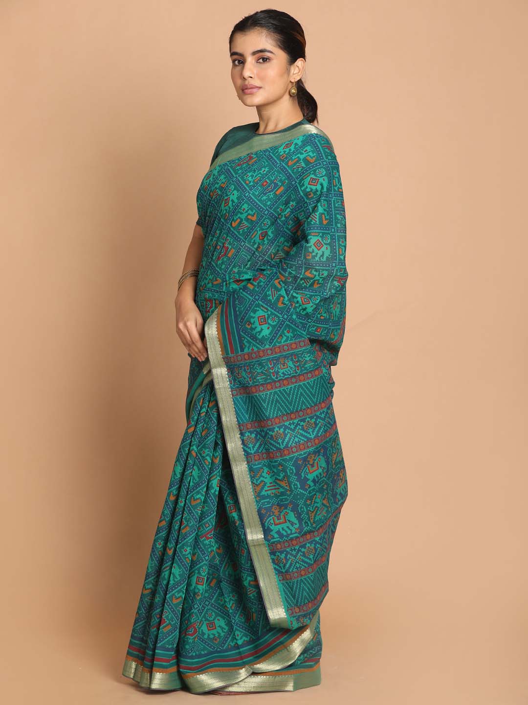 Indethnic Printed Cotton Blend Saree in Green - View 2