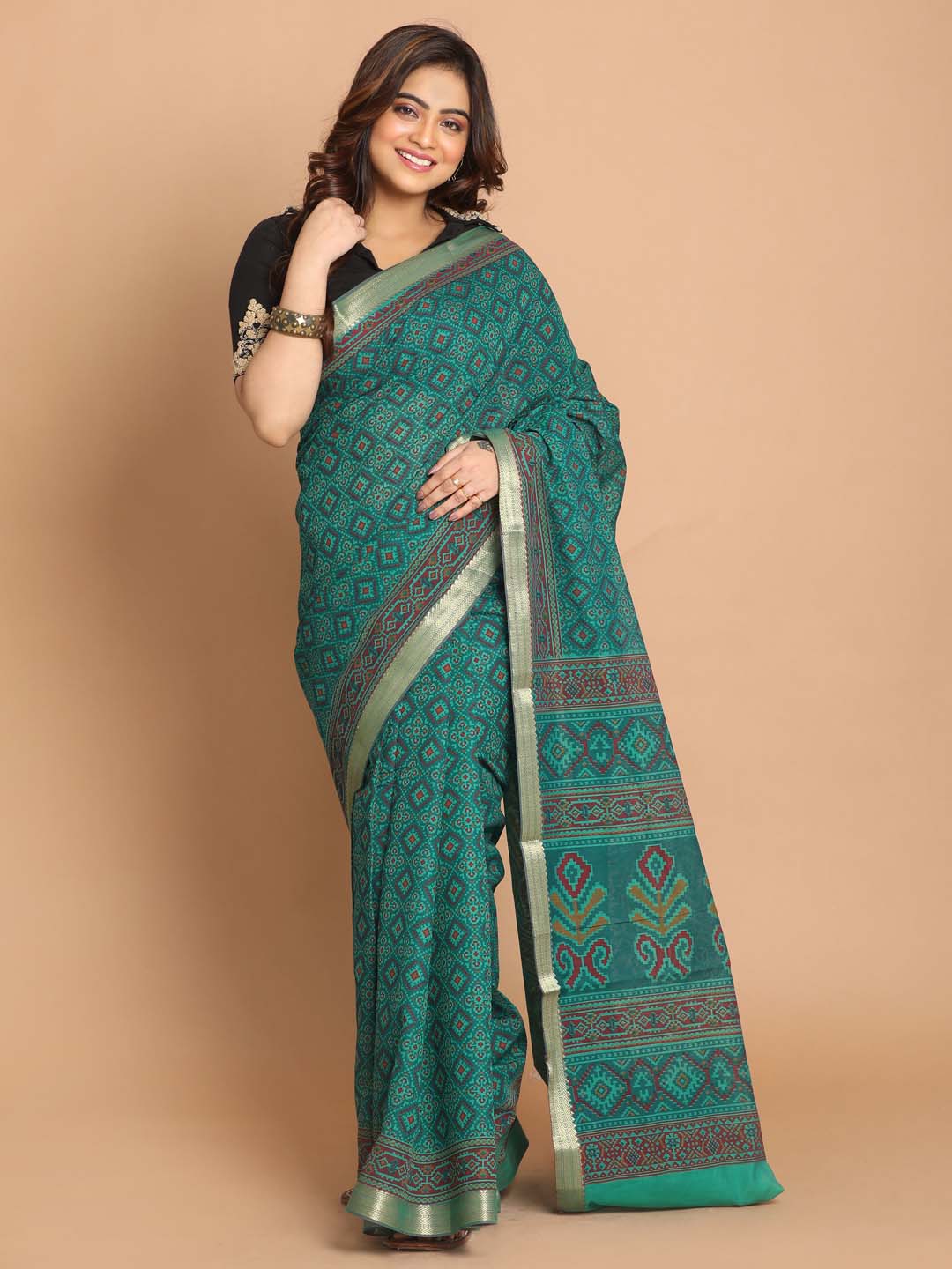 Indethnic Printed Cotton Blend Saree in Green - View 1