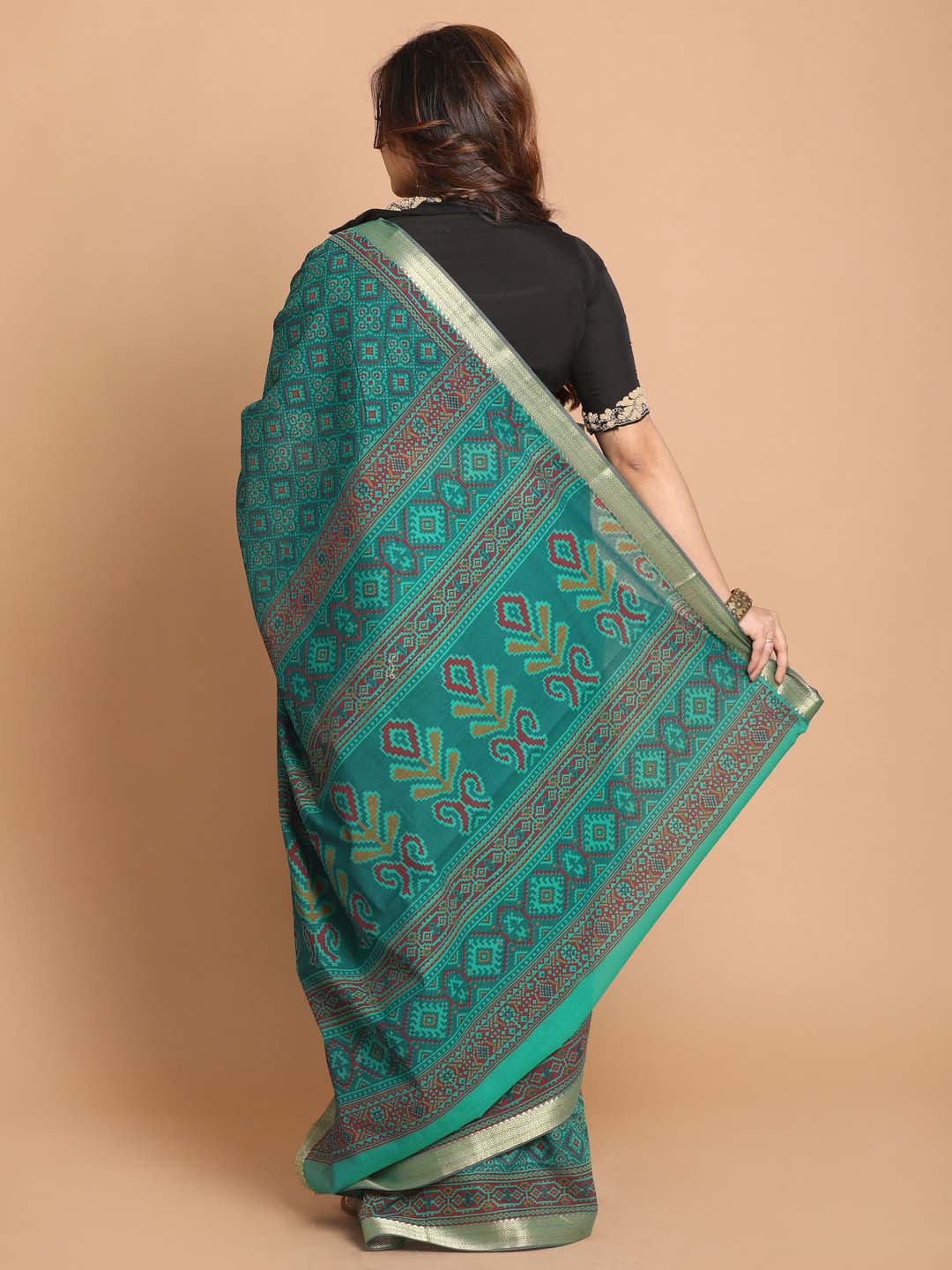 Indethnic Printed Cotton Blend Saree in Green - View 3