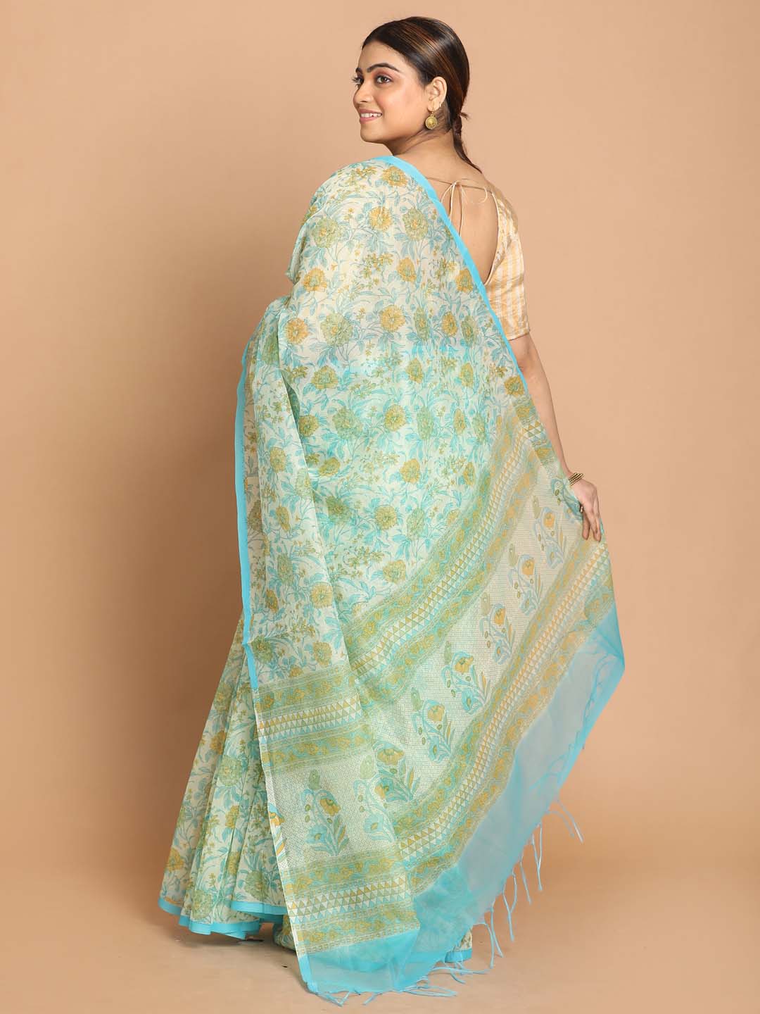 Indethnic Printed Cotton Blend Saree in Green - View 3