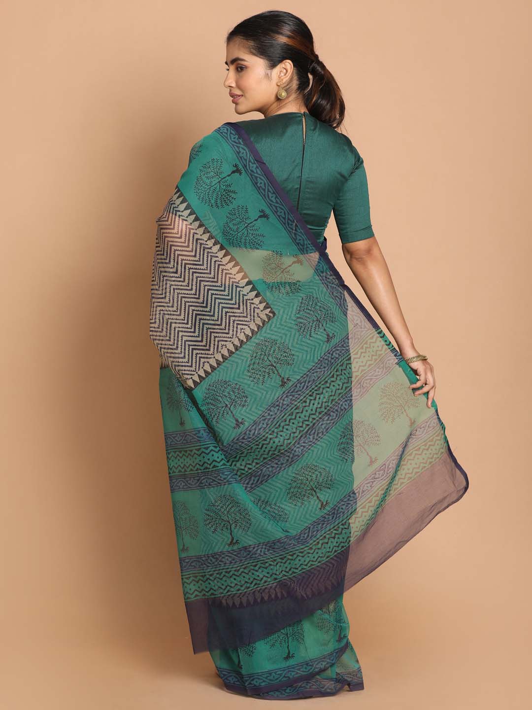 Indethnic Printed Cotton Blend Saree in Green - View 3