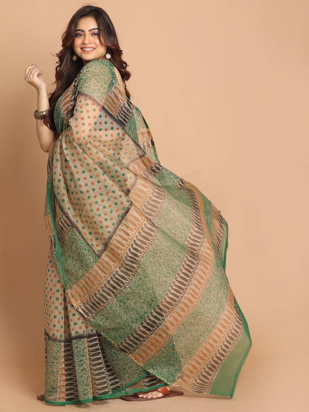 Indethnic Printed Cotton Blend Saree in Green - View 2