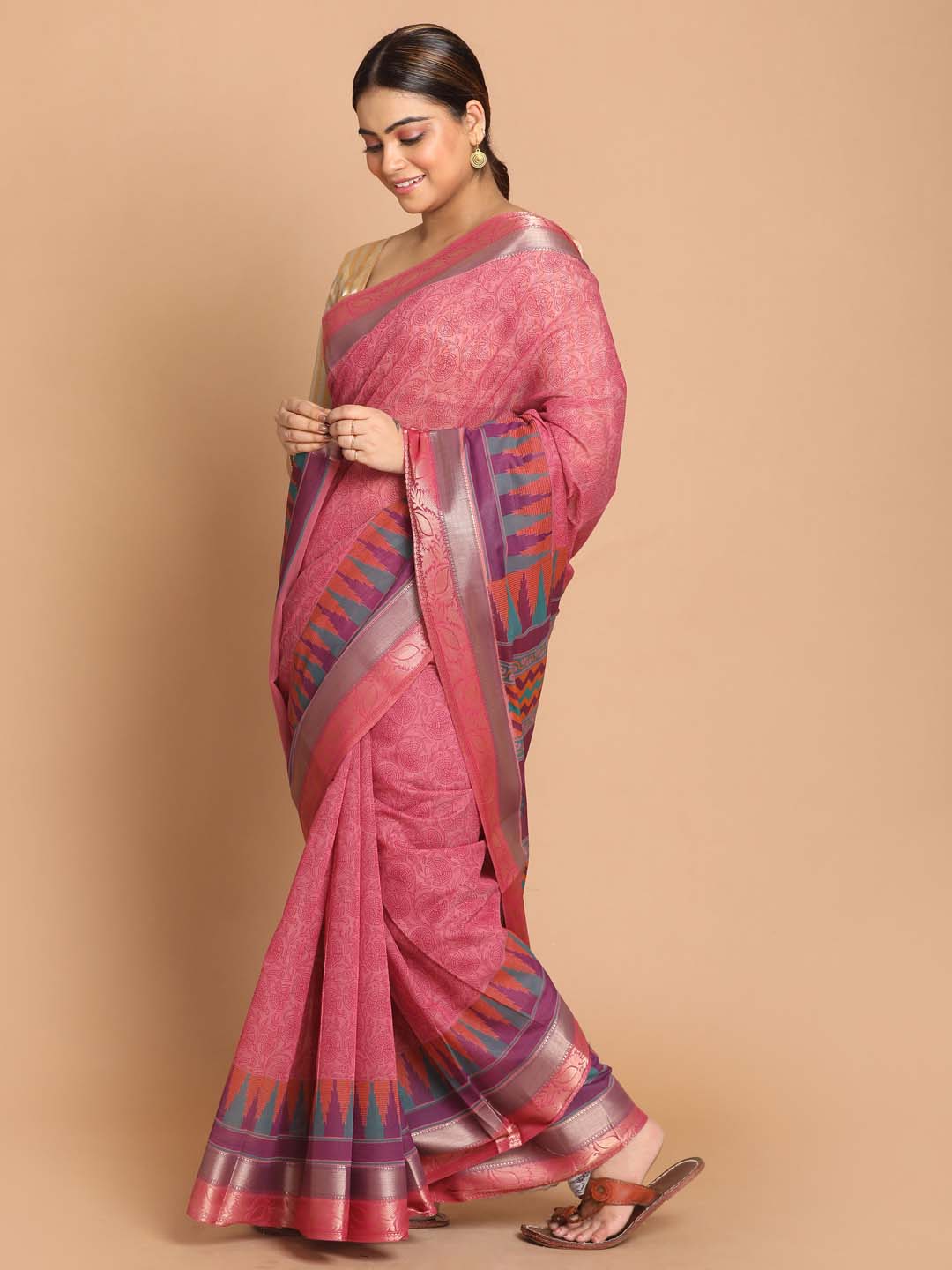 Indethnic Printed Cotton Blend Saree in Magenta - Saree Detail View