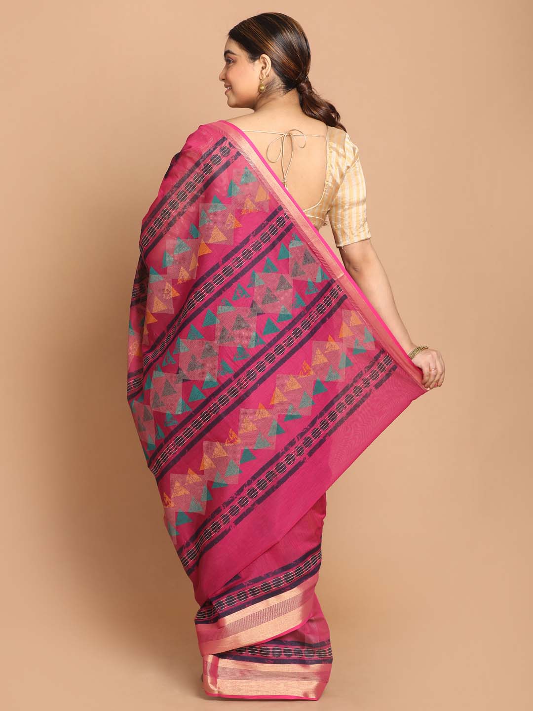 Indethnic Printed Cotton Blend Saree in Magenta - View 3