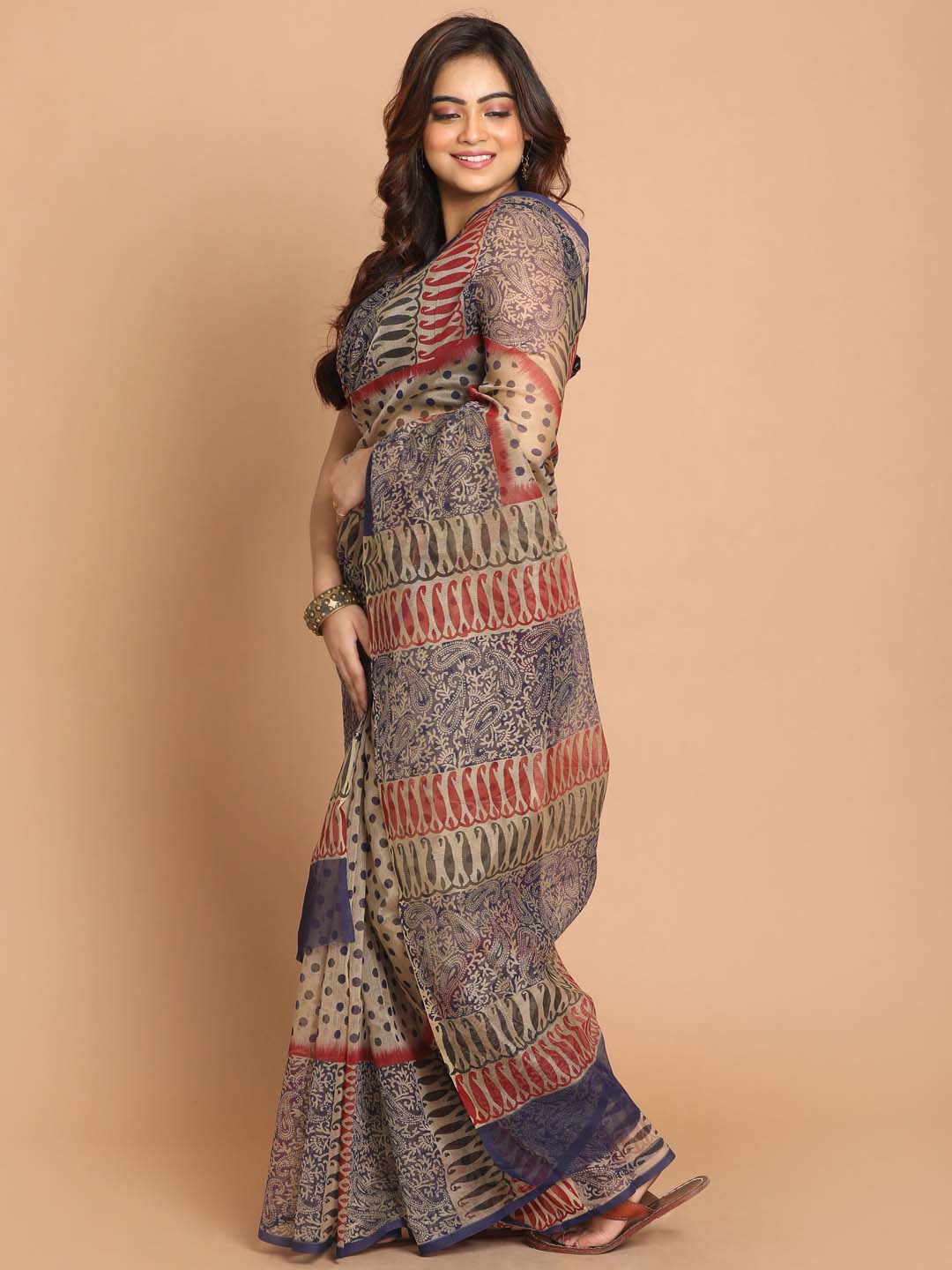Indethnic Printed Cotton Blend Saree in navy blue - View 2
