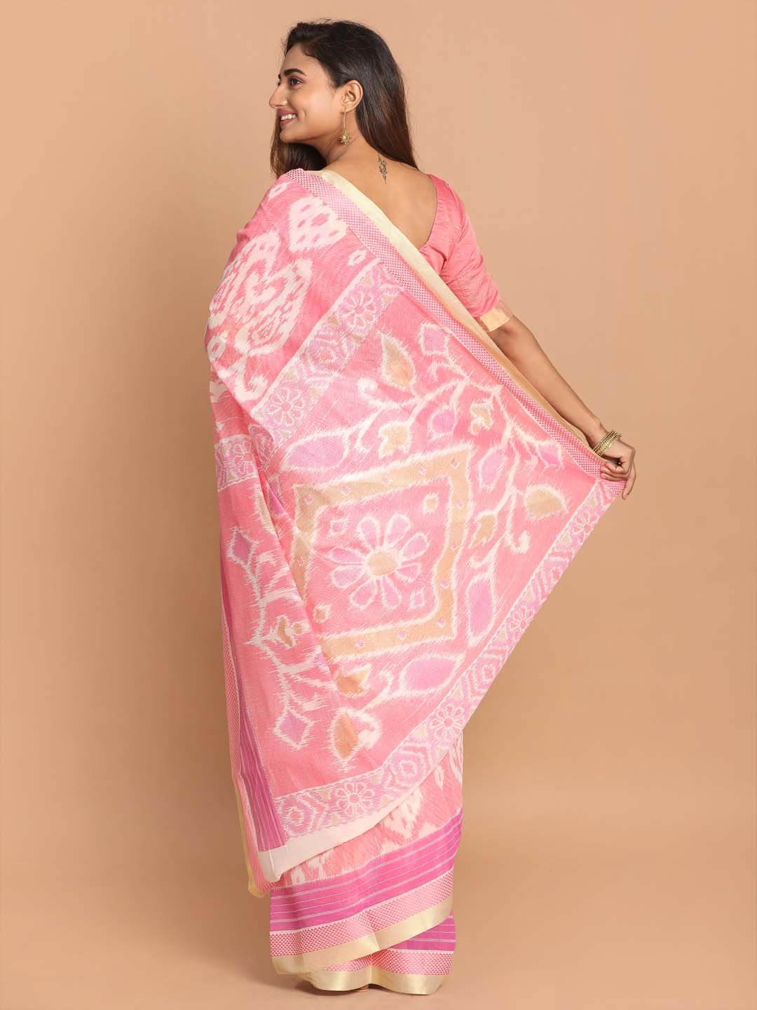 Indethnic Printed Cotton Blend Saree in Pink - View 3