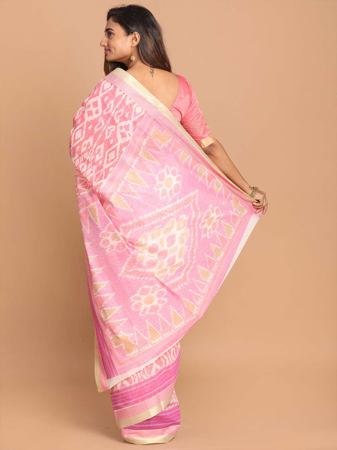 Indethnic Printed Cotton Blend Saree in Pink - View 3