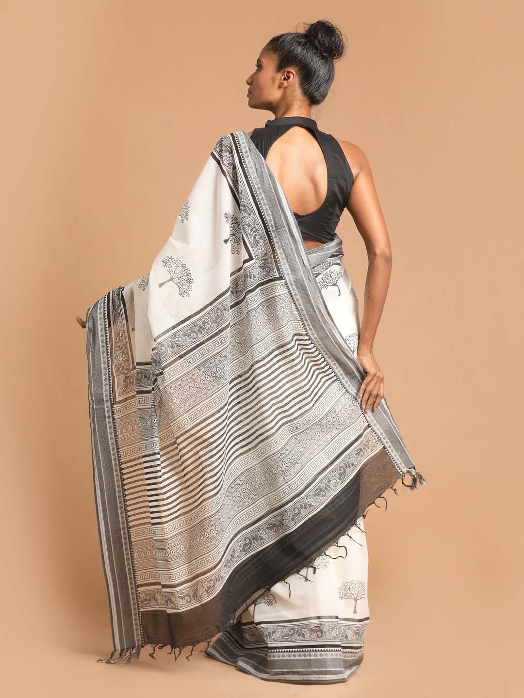 Indethnic Printed Pure Cotton Saree in Black - View 3